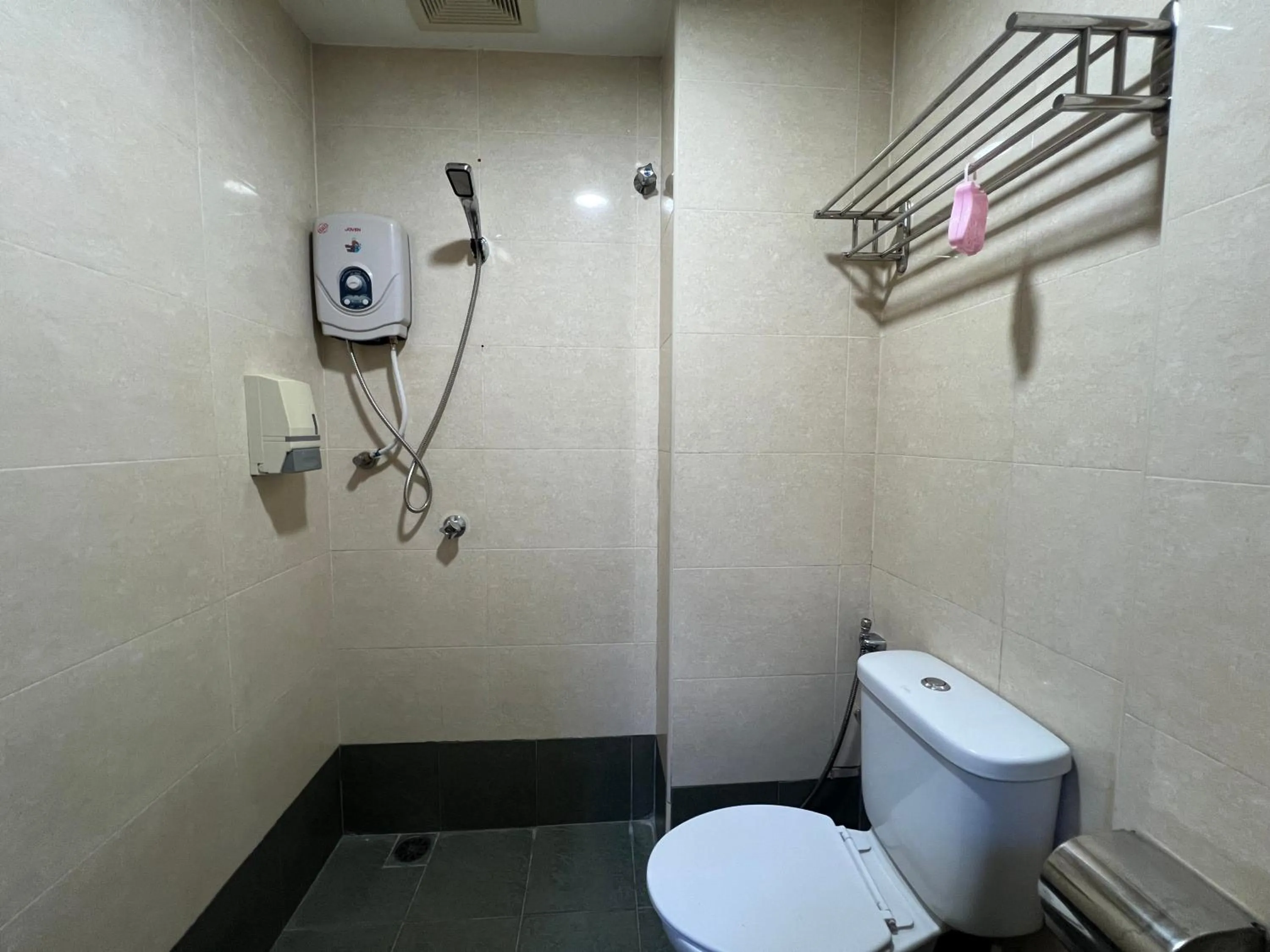 Toilet in Hotel Crystal Villa