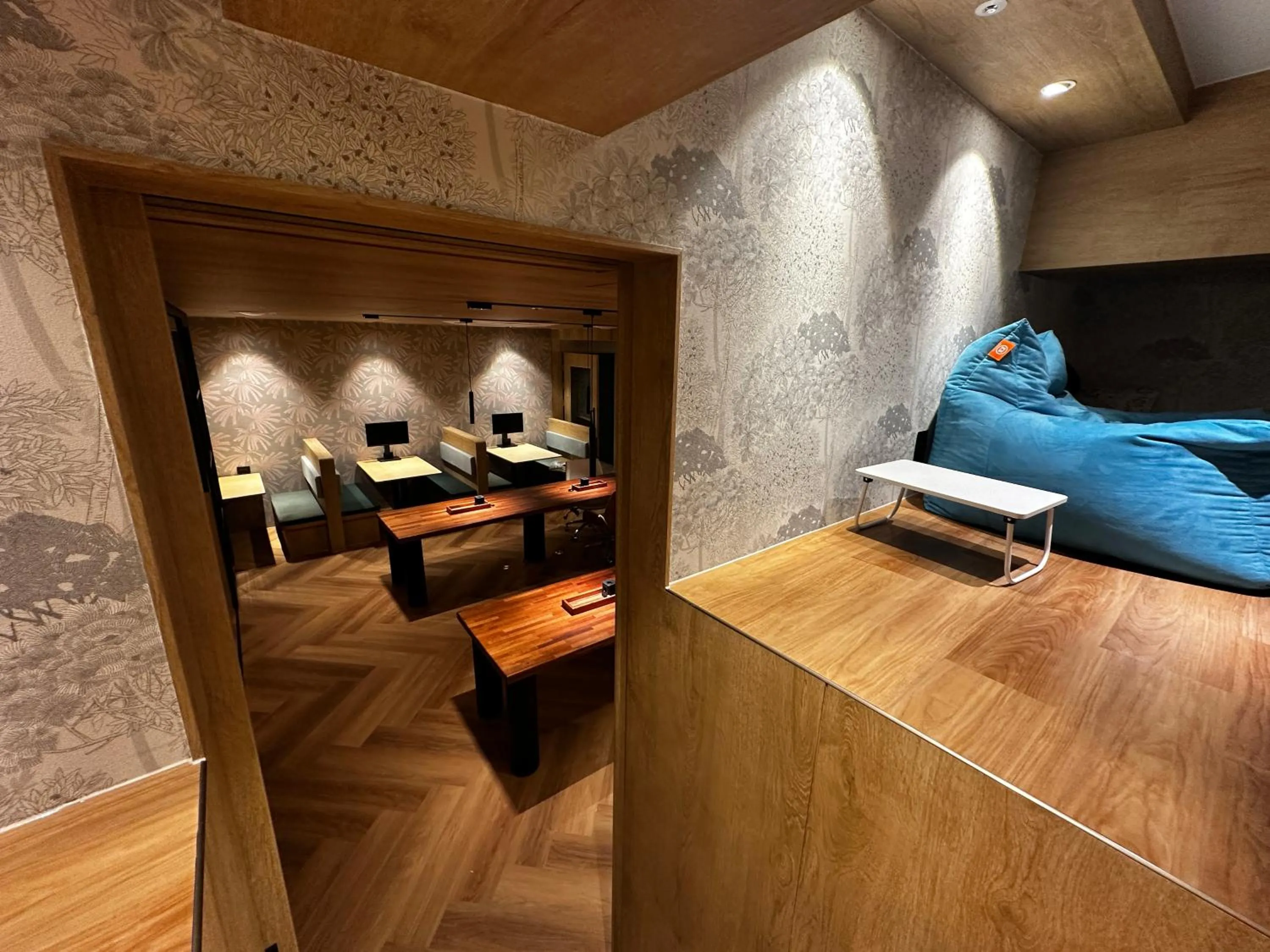 Communal lounge/ TV room in Nomad Live Hostel