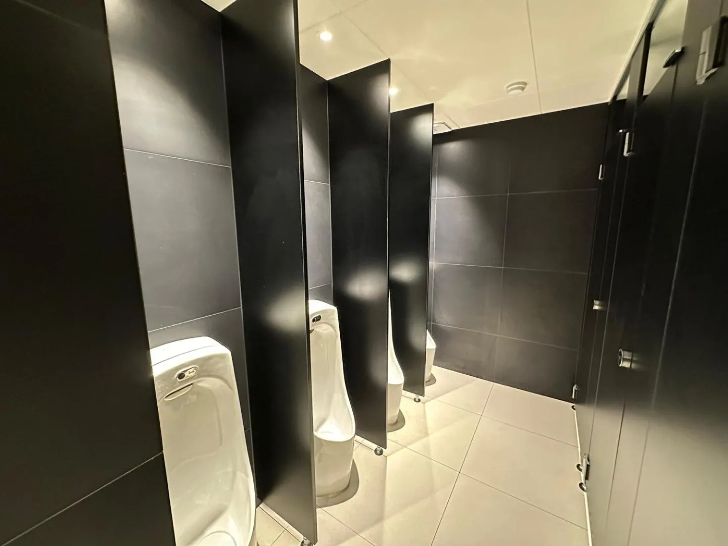 Toilet in Nomad Live Hostel