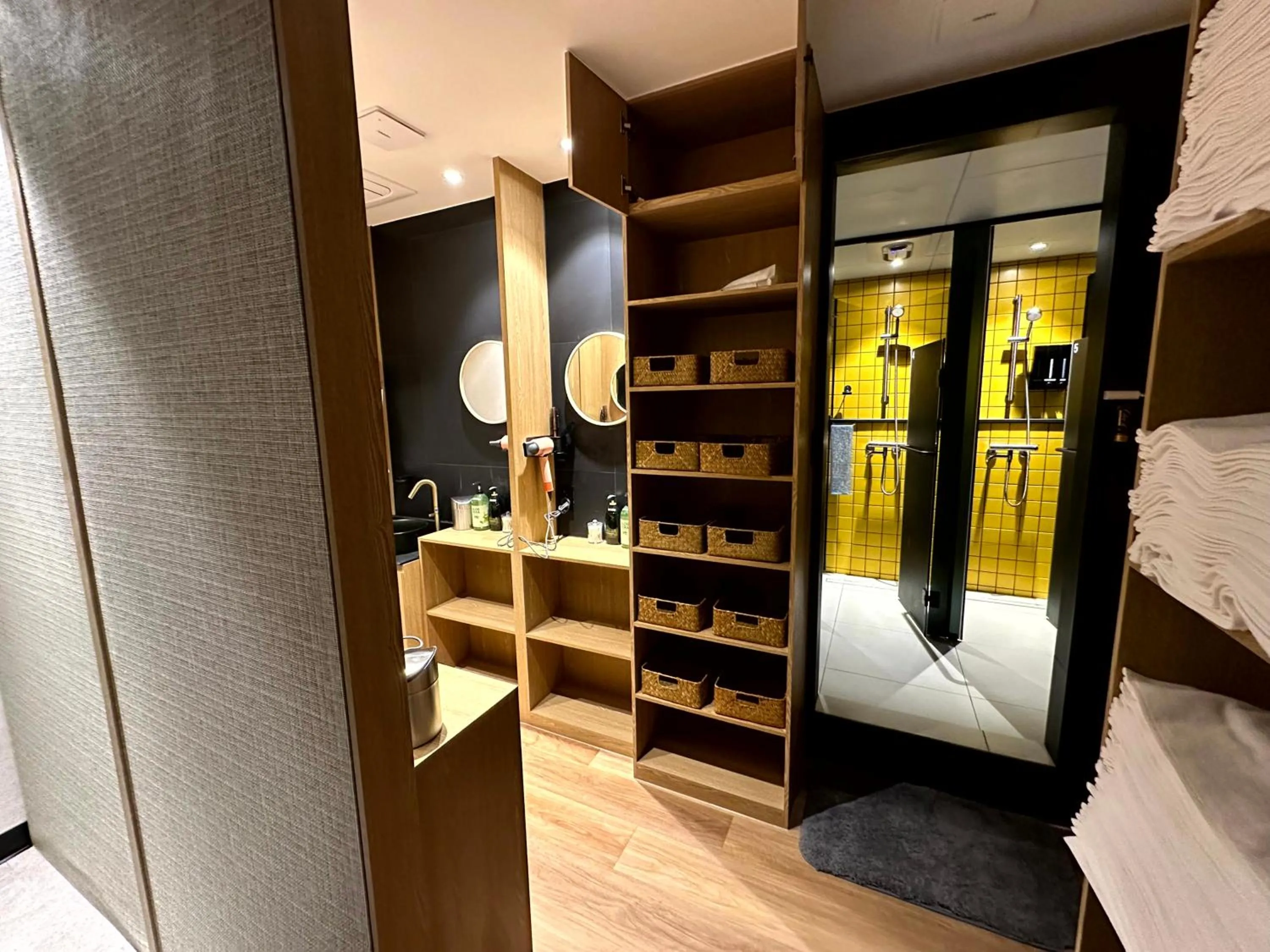 Shower, Bed in Nomad Live Hostel