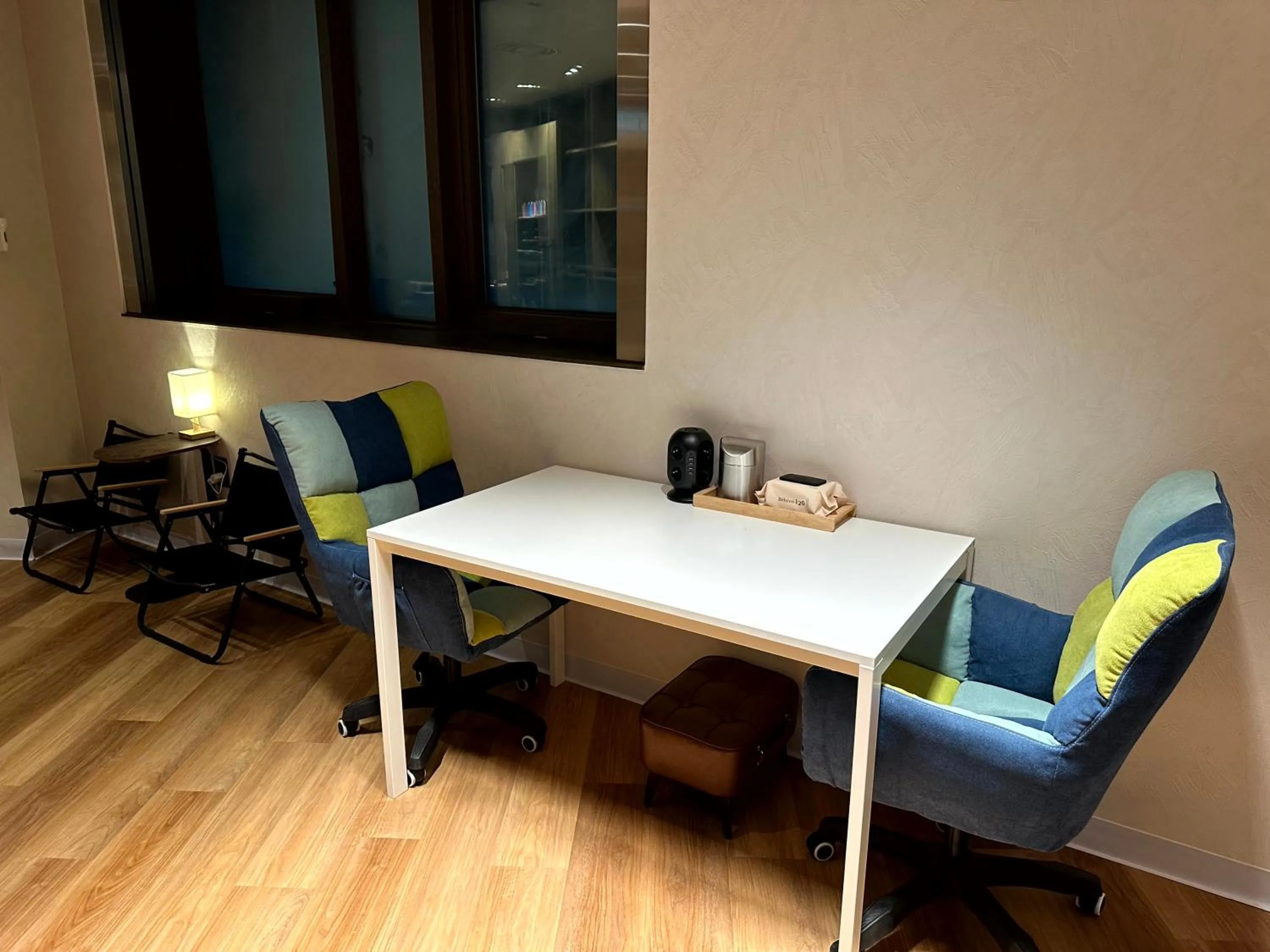 Business facilities in Nomad Live Hostel