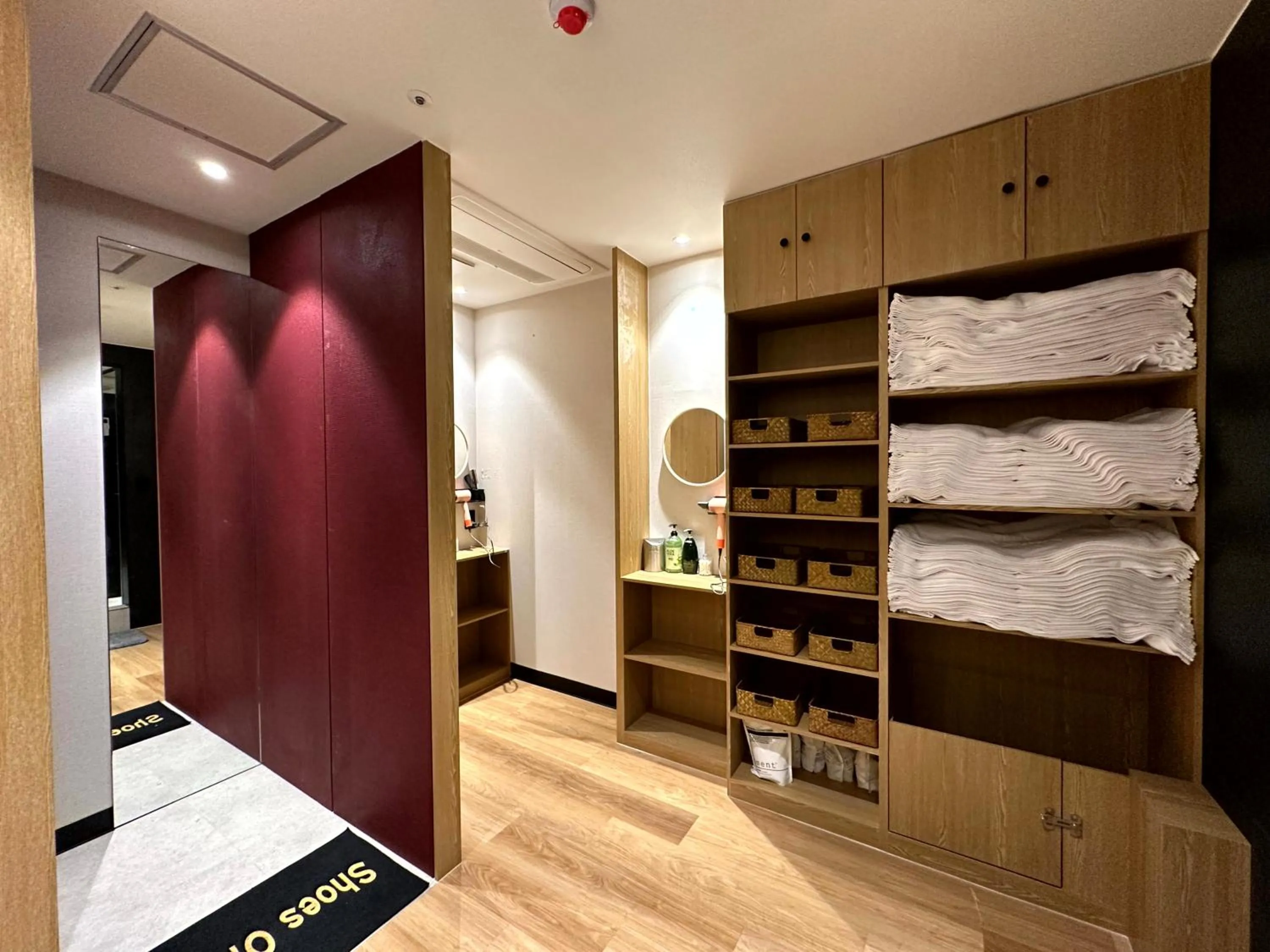 Shower in Nomad Live Hostel