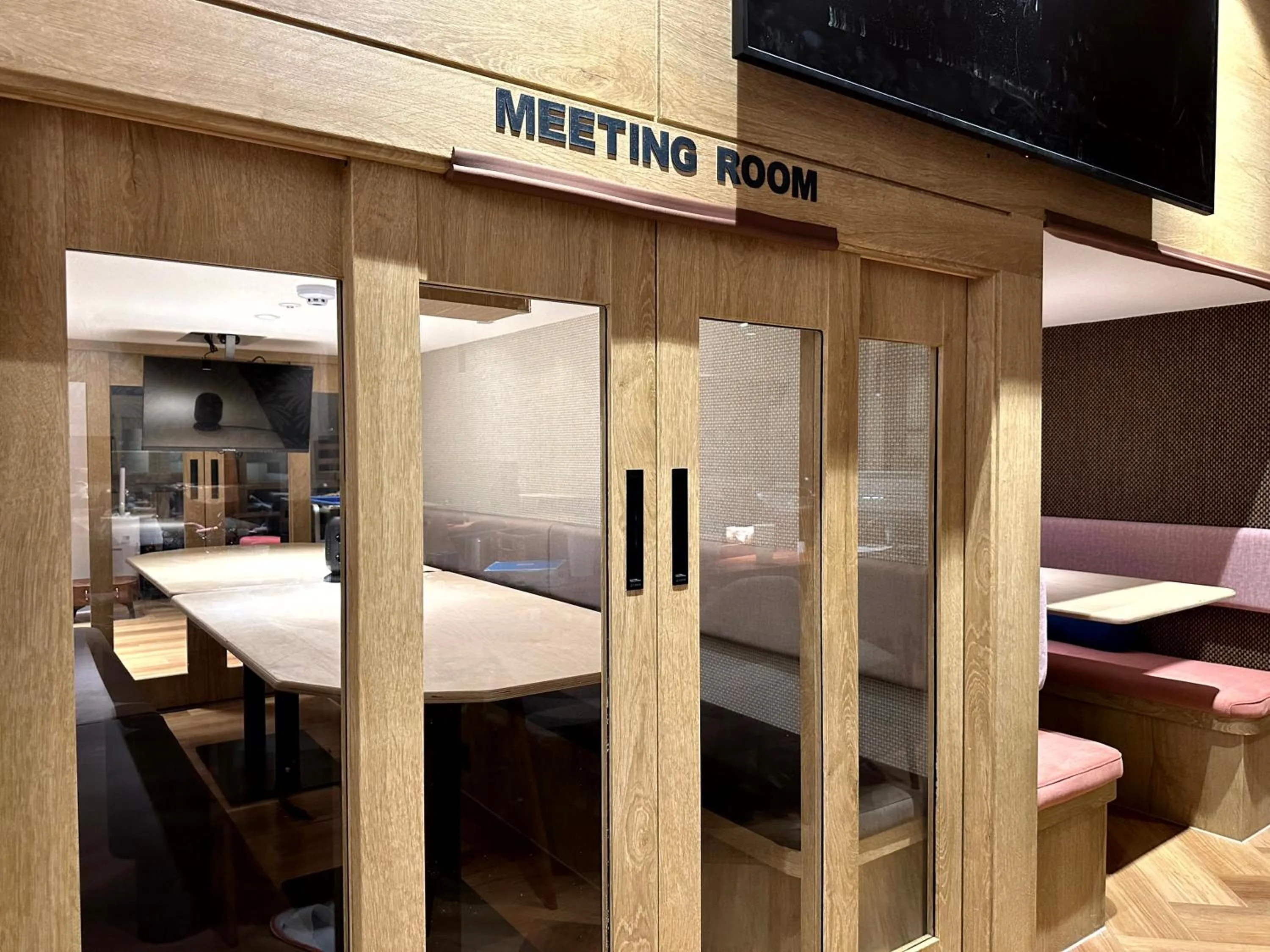 Business facilities, Bed in Nomad Live Hostel