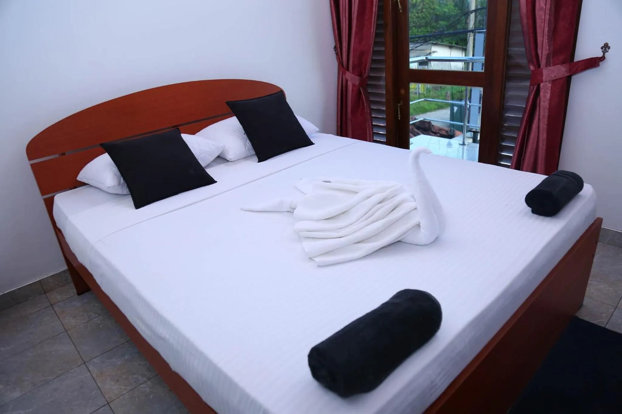 Bed in White horse mirissa