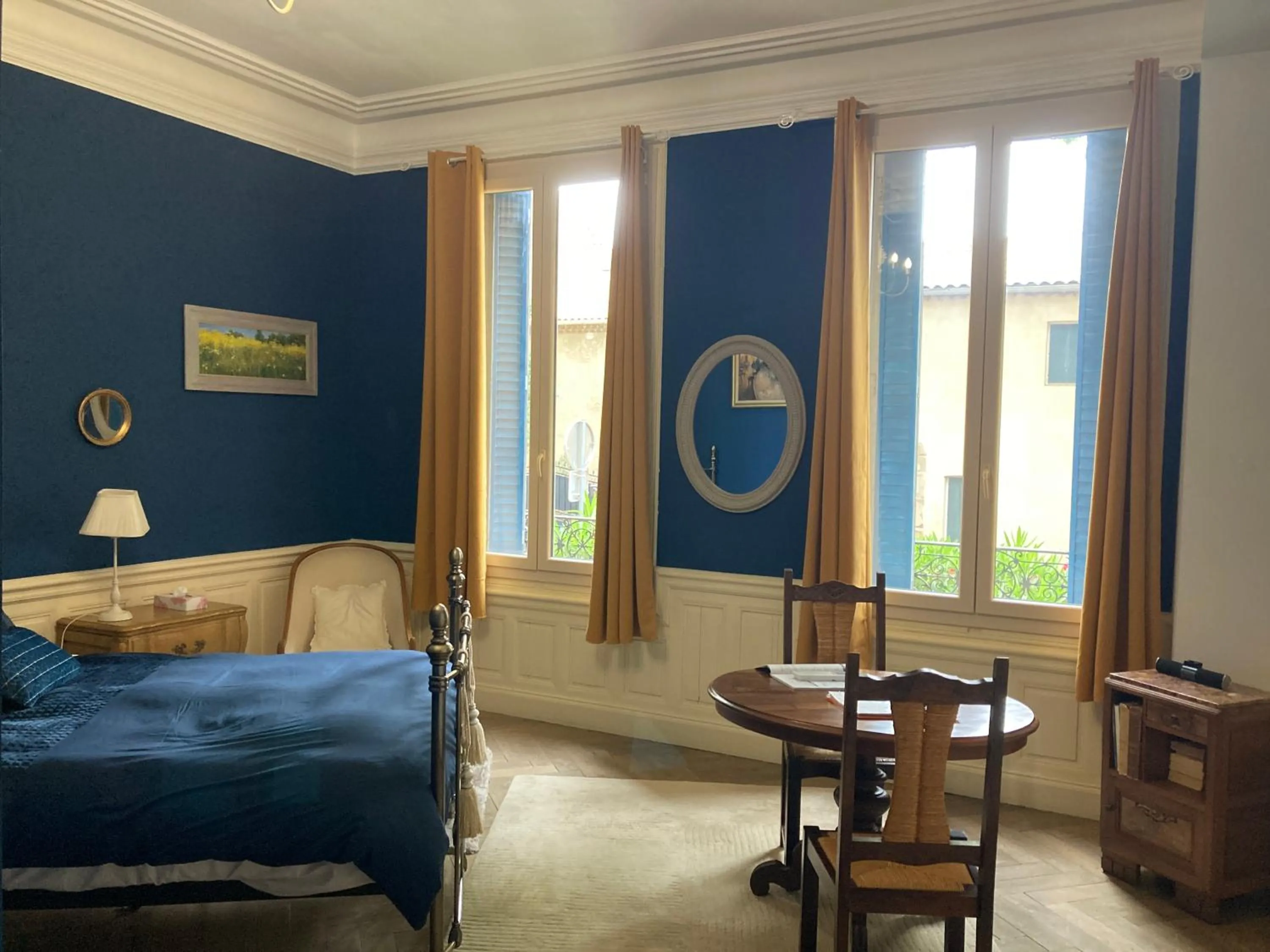 Photo of the whole room in La Villa Celine