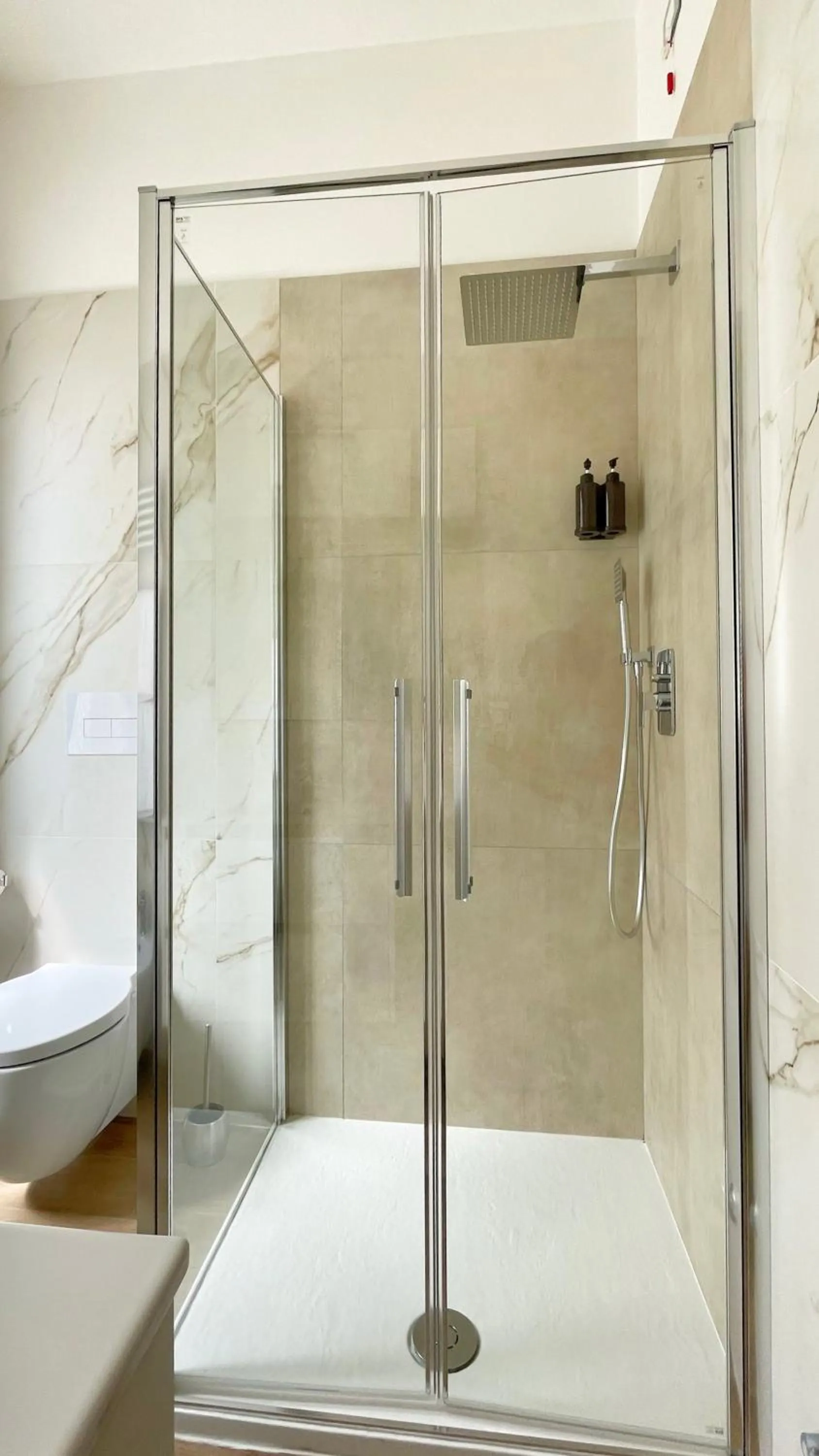 Shower in Color Houses Pescara Centro