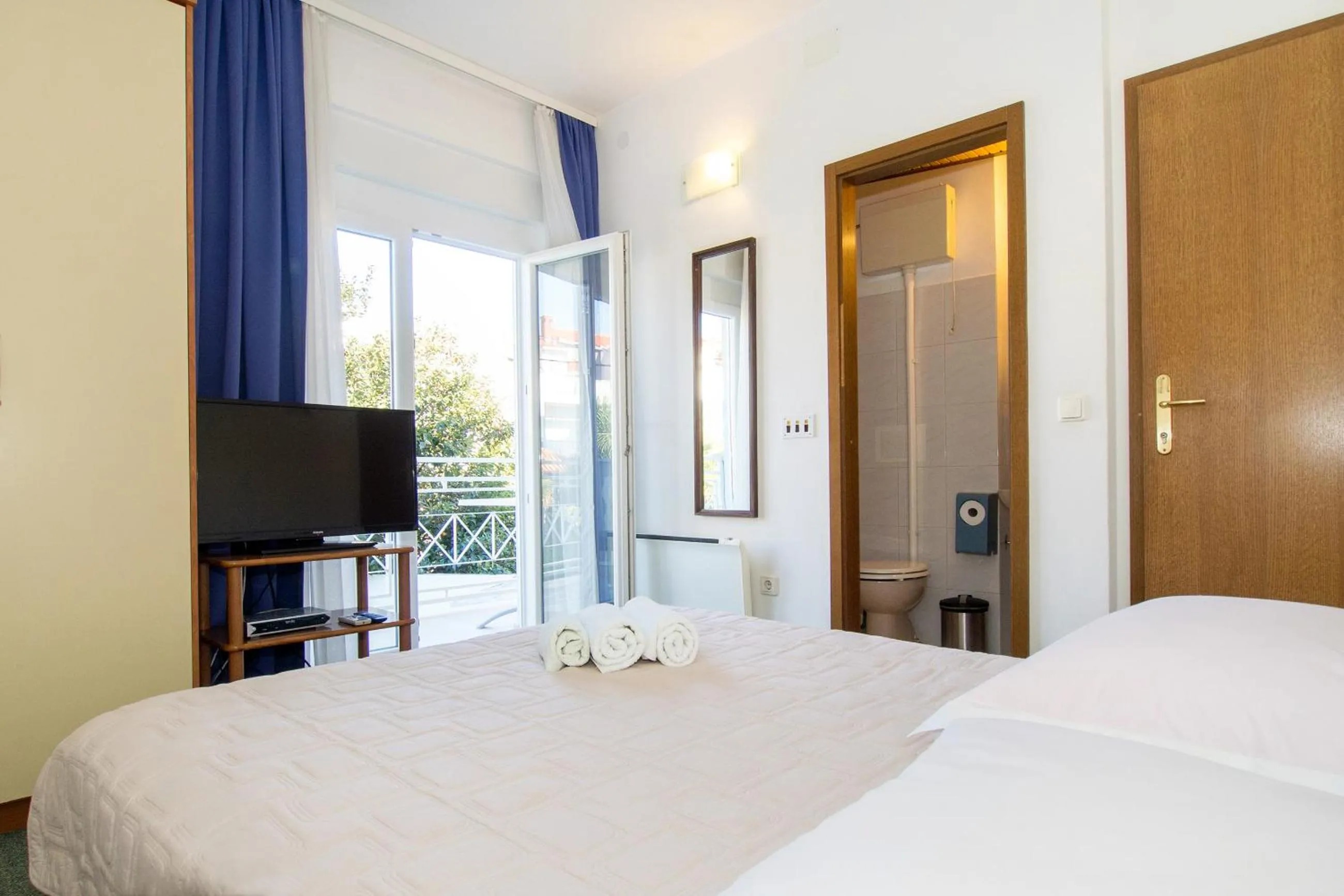 Photo of the whole room, Bed in Beach Guesthouse Mediteran