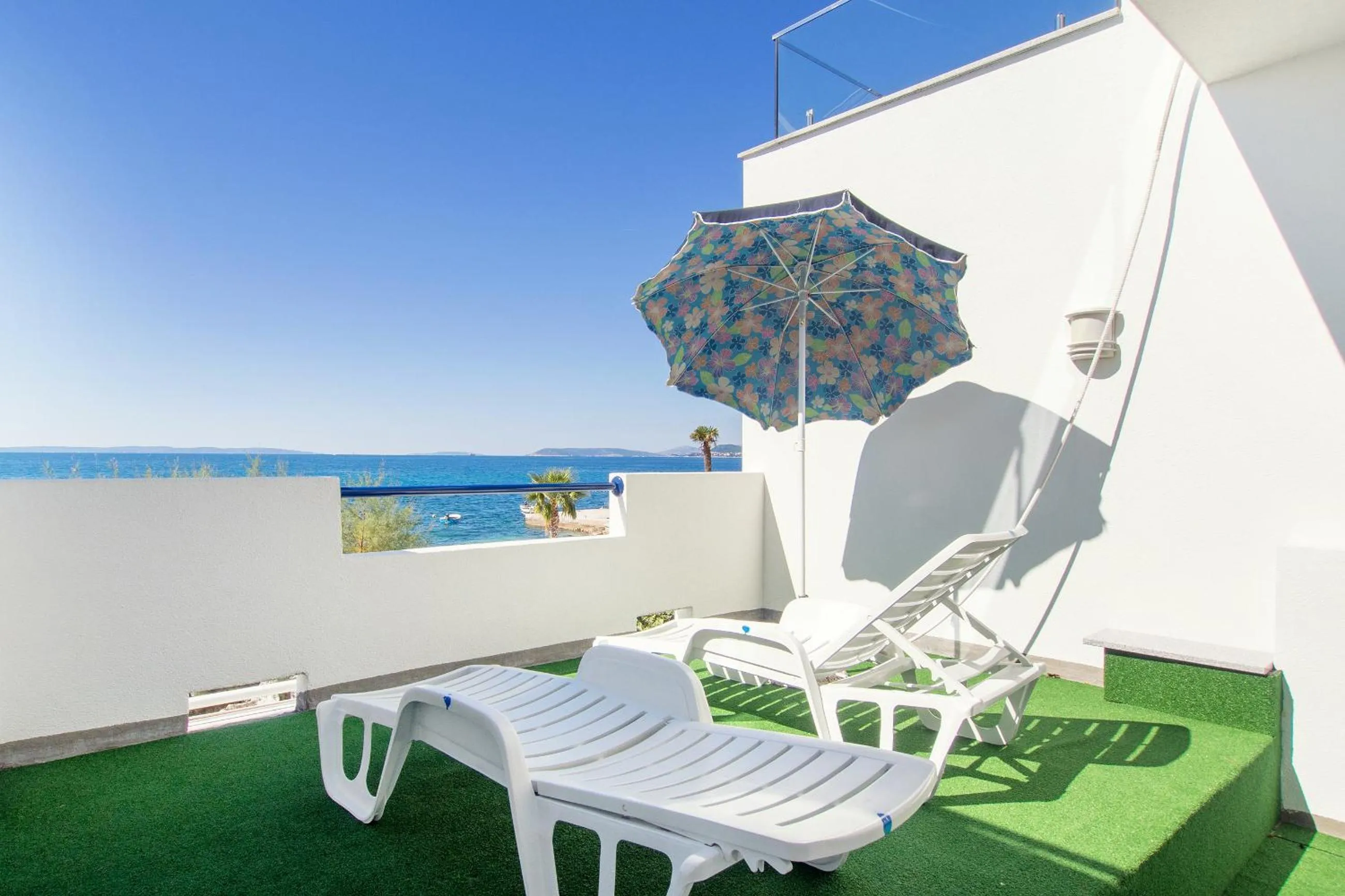 Balcony/Terrace in Beach Guesthouse Mediteran