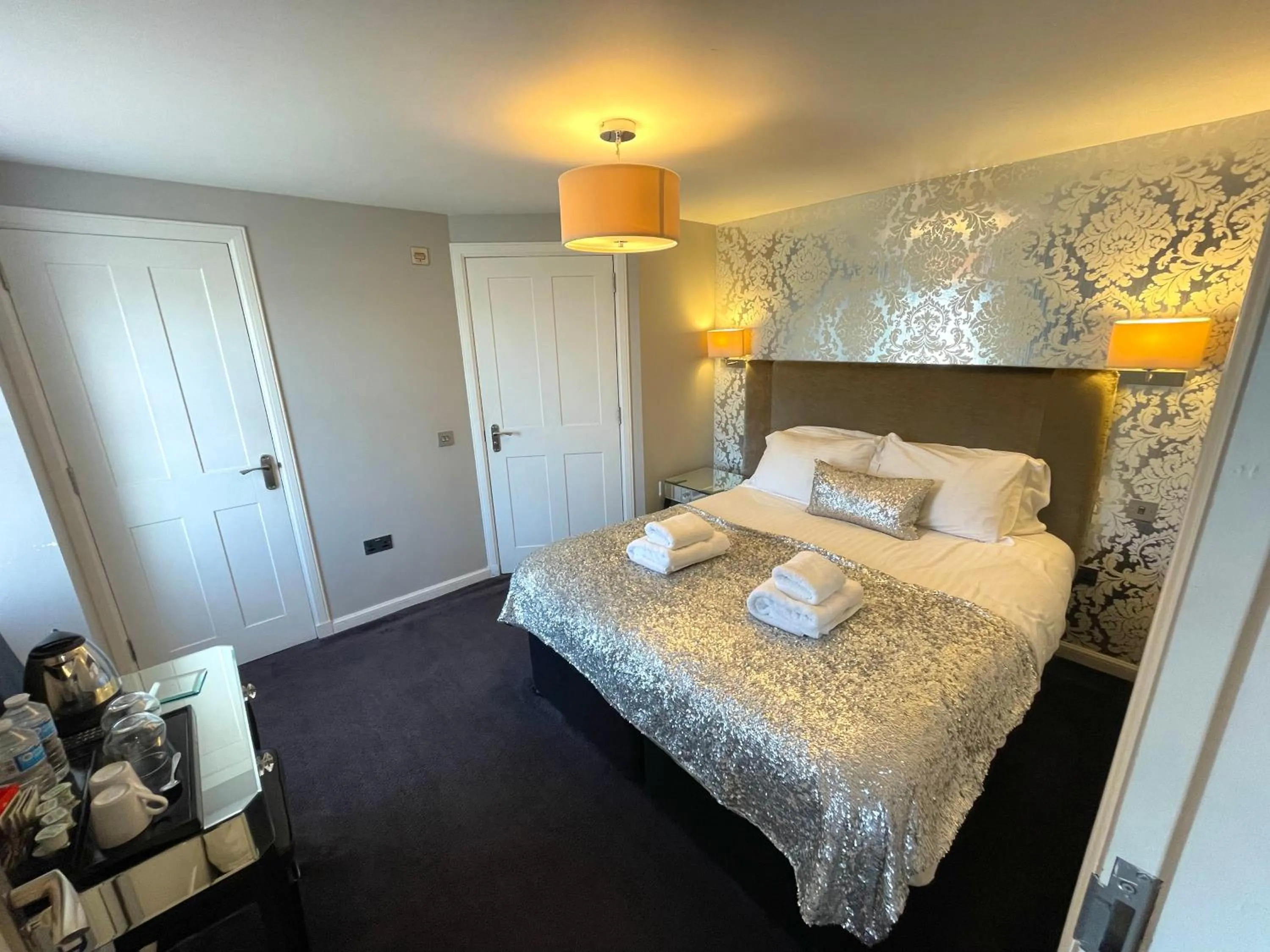 Deluxe Double or Twin Room with Sea View in Shorehead Guest House