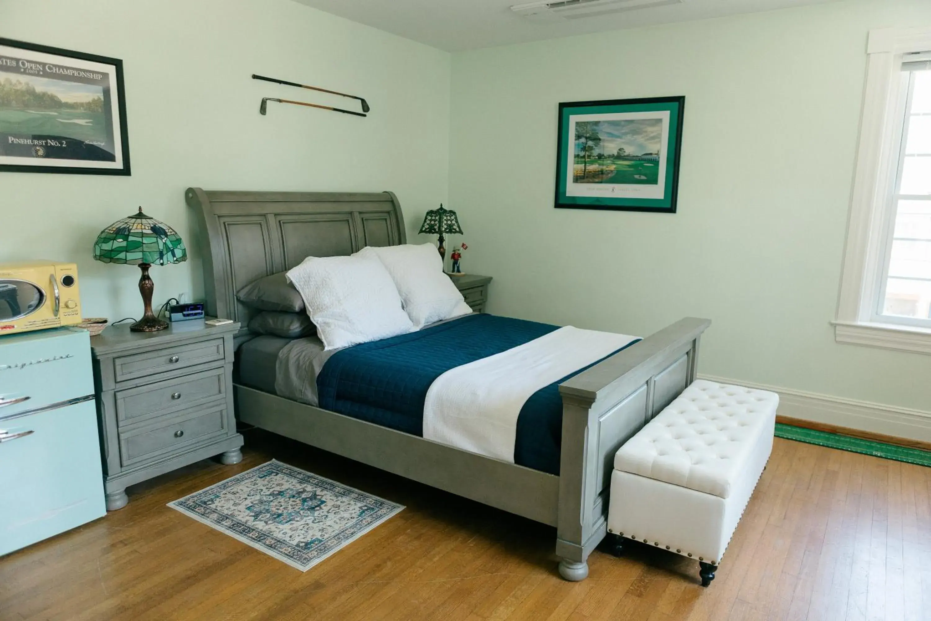 Deluxe Double Room with Shower in The Carriage House Inn Bed and Breakfast Deluxe Double Room with Shower in The Carriage House Inn Bed and Breakfast