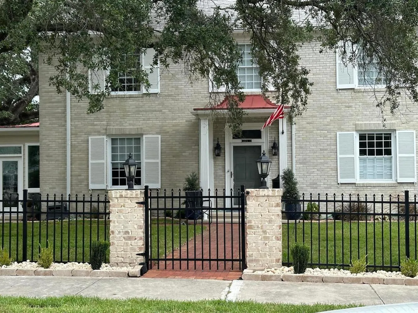 The Carriage House Inn Bed and Breakfast