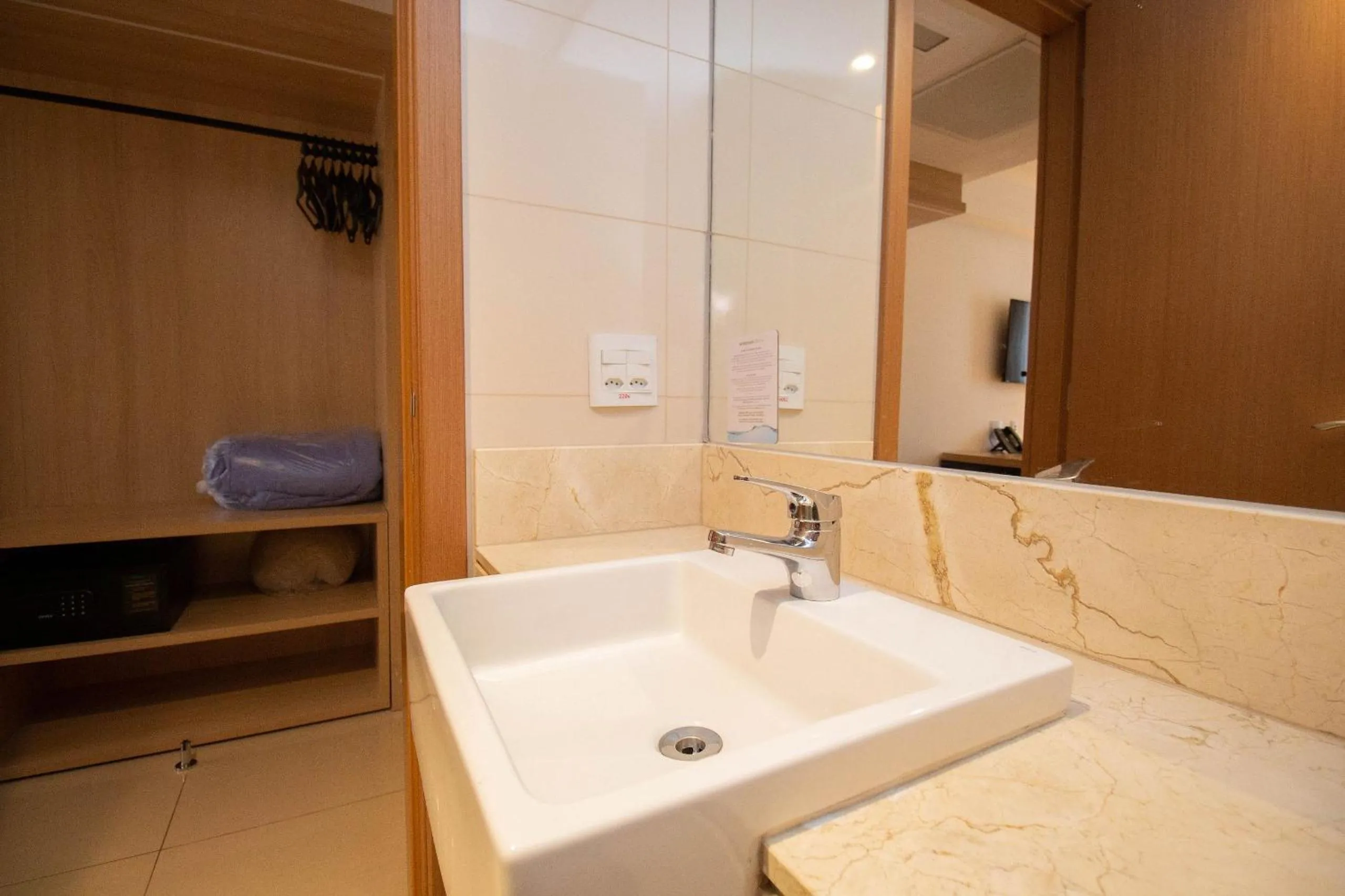 Bathroom in OZPED Flats Particulares Edifício Alvorada