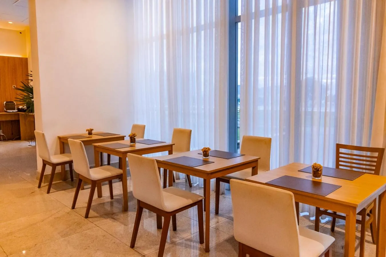 Restaurant/places to eat in OZPED Flats Particulares Edifício Alvorada