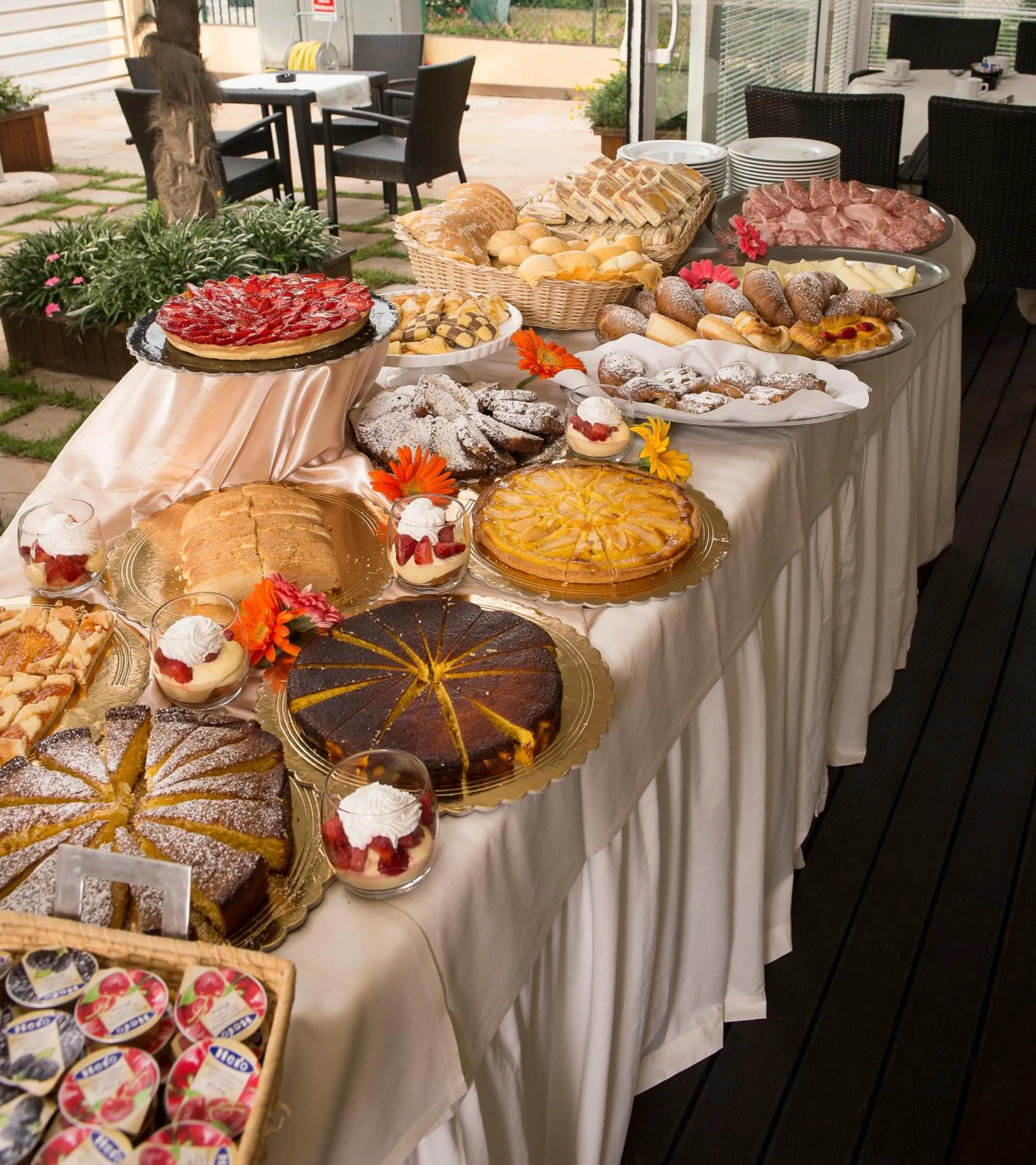Buffet breakfast in Hotel Rosenblatt
