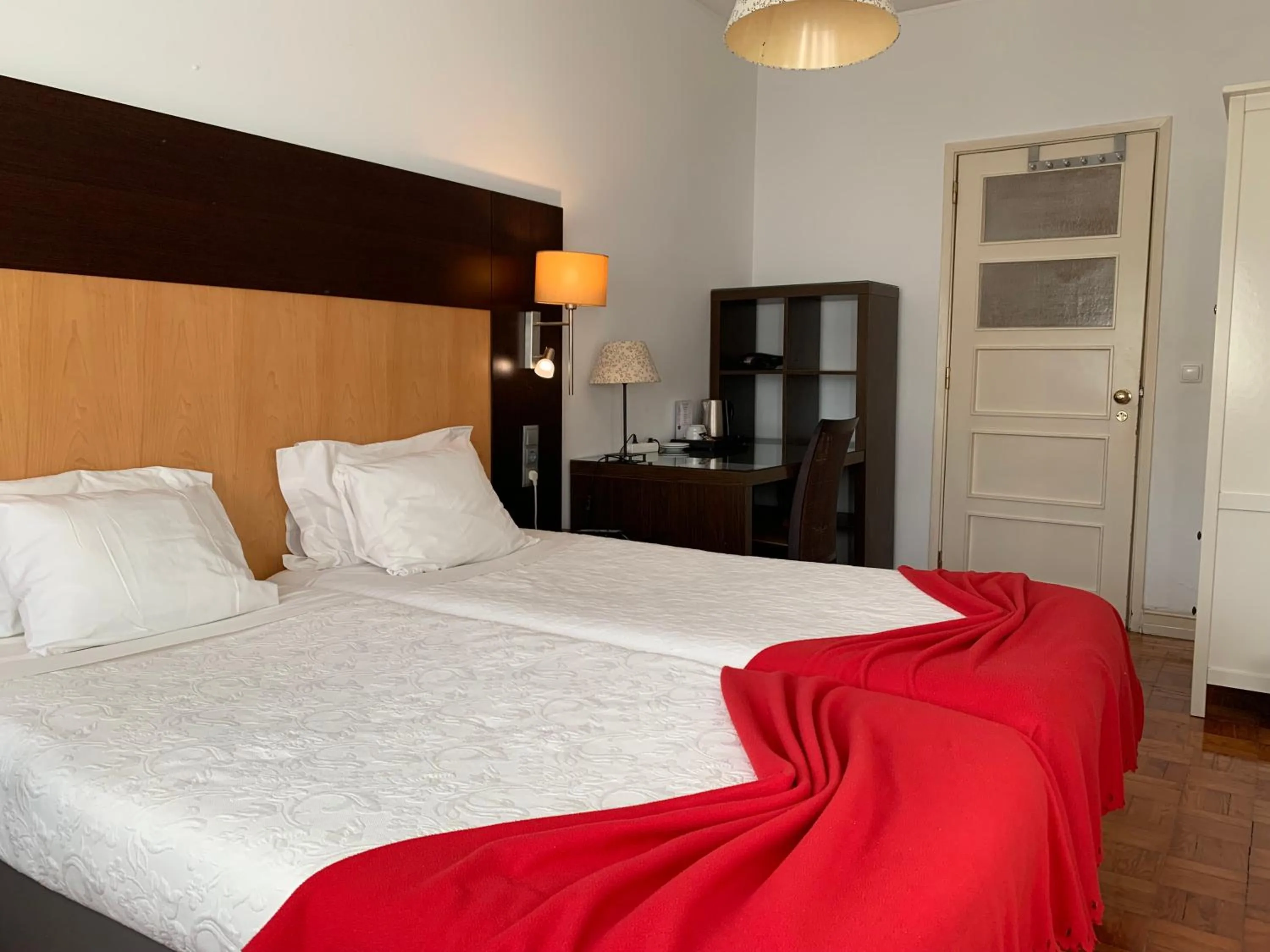 Coffee/tea facilities, Bed in Discovery Apartment Benfica