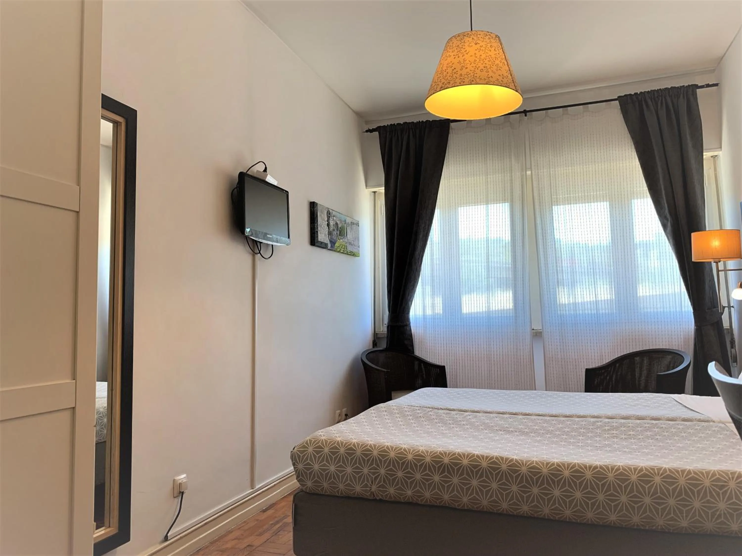 TV and multimedia, Bed in Discovery Apartment Benfica