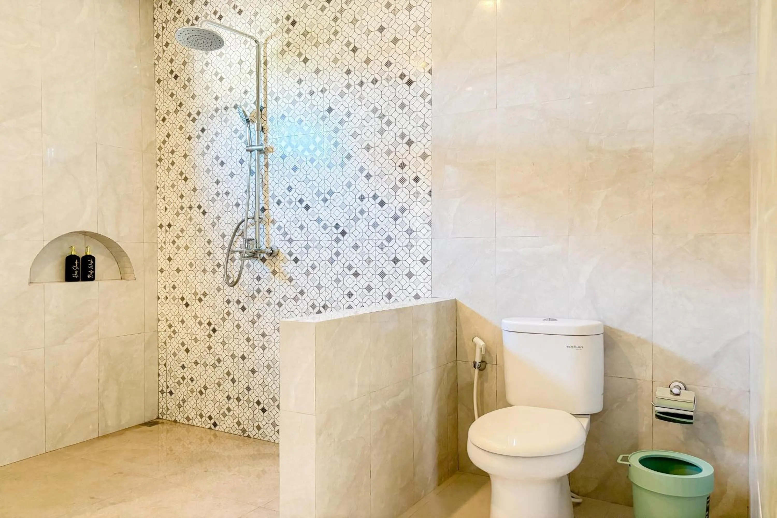 Bathroom in Villa Andra Canggu