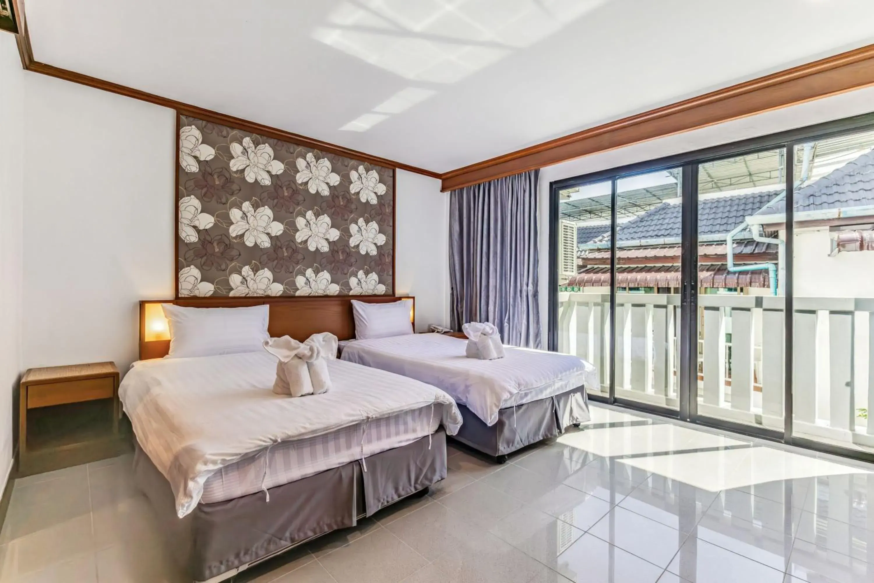 Balcony/Terrace, Bed in Rattana Karon Beach Hotel Balcony/Terrace, Bed in Rattana Karon Beach Hotel