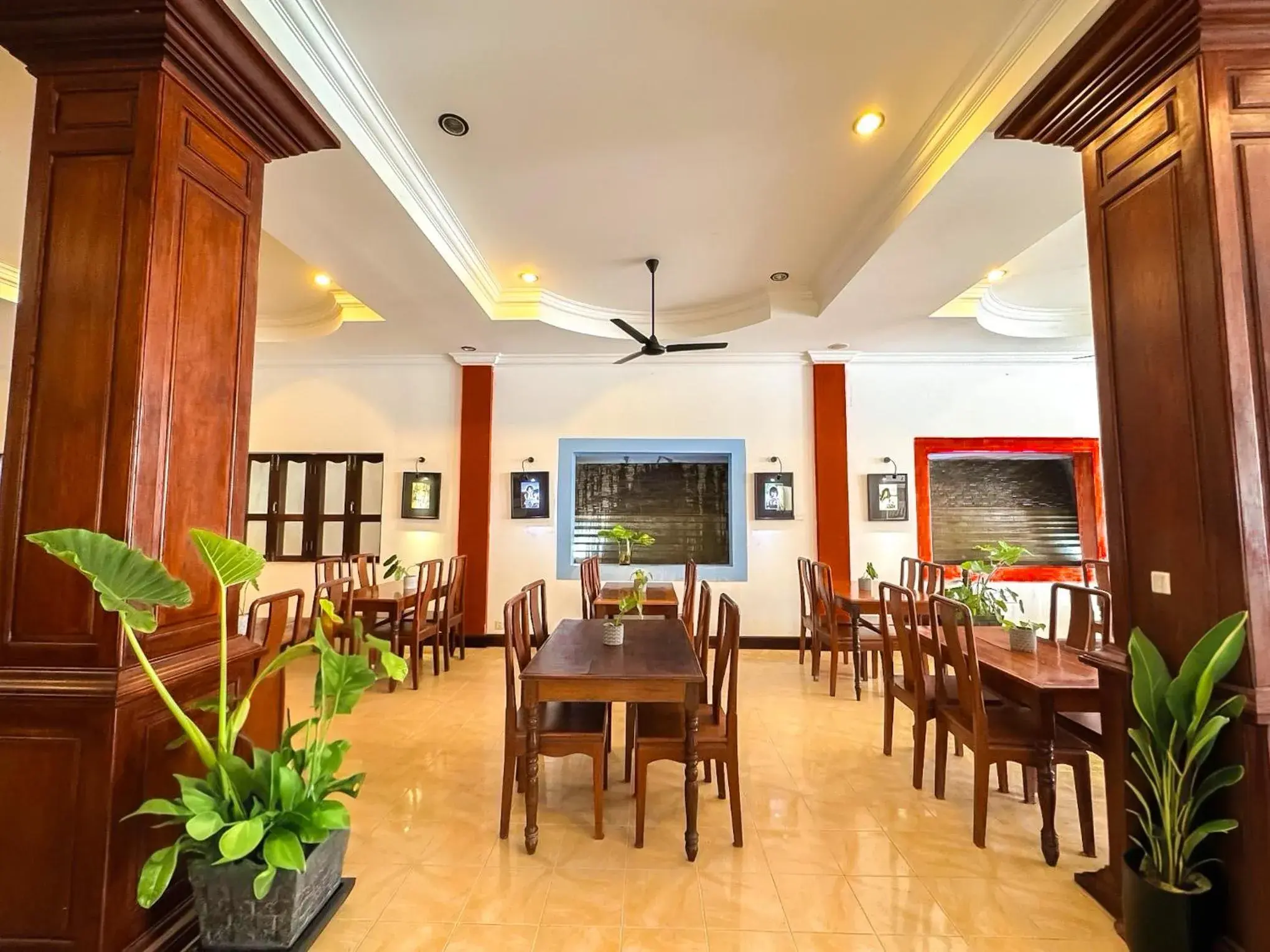 Restaurant/places to eat in VPlus Hotel Restaurant/places to eat in VPlus Hotel