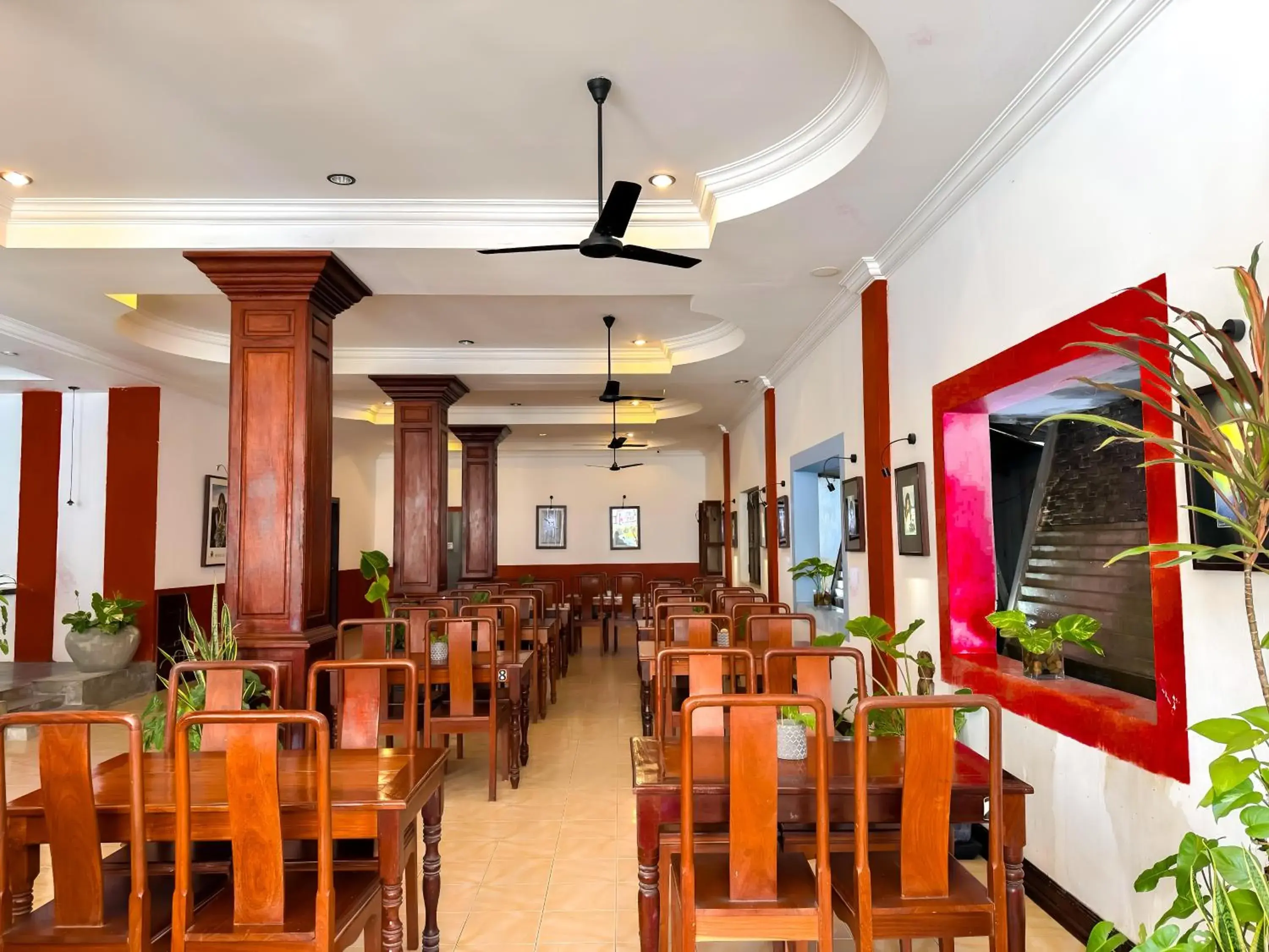 Restaurant/places to eat in VPlus Hotel Restaurant/places to eat in VPlus Hotel