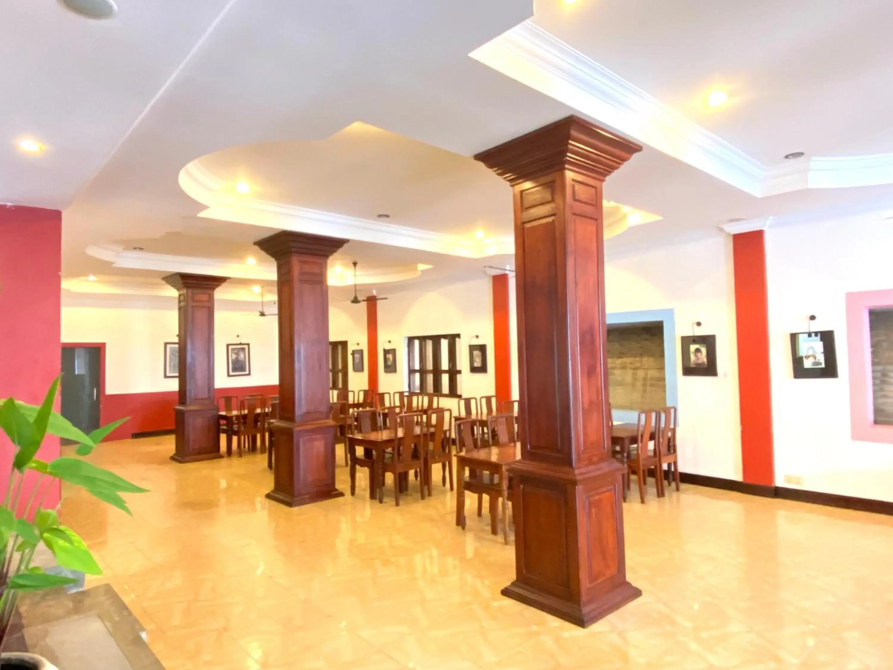 Restaurant/places to eat in VPlus Hotel Restaurant/places to eat in VPlus Hotel