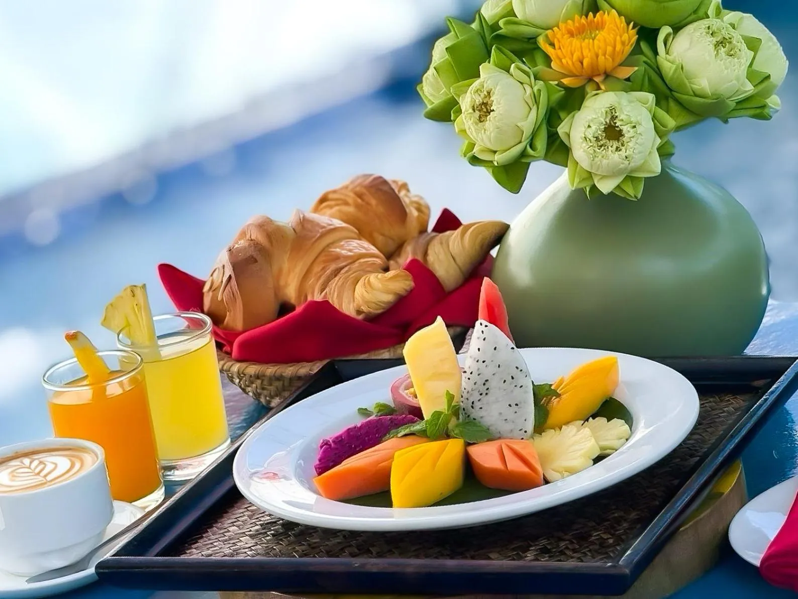 Food and drinks in VPlus Hotel