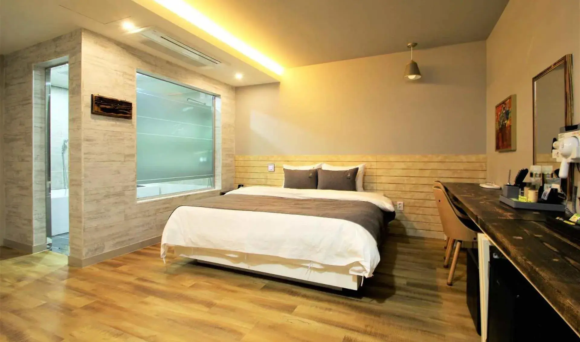 TV and multimedia, Bed in Jade hotel TV and multimedia, Bed in Jade hotel