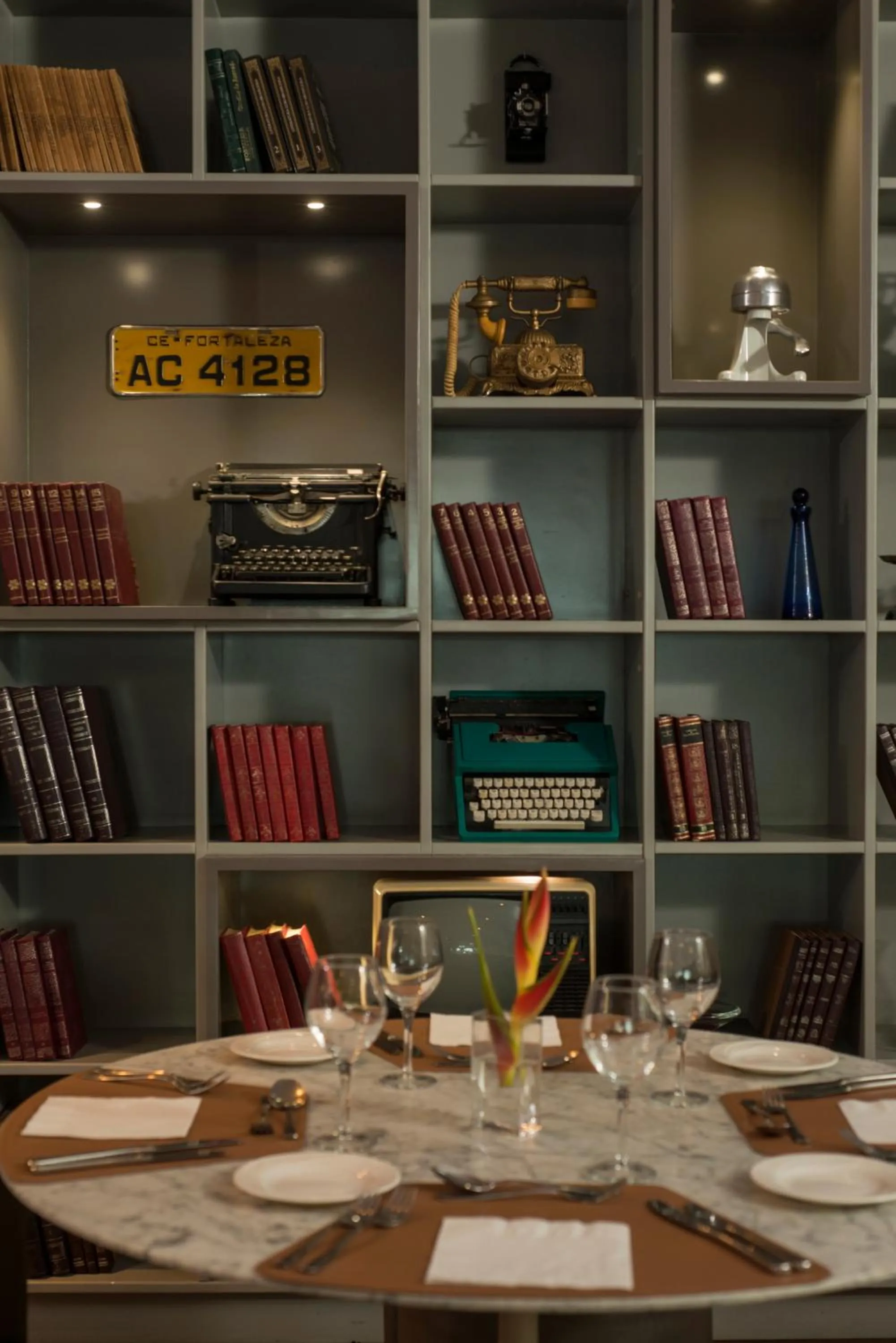 Library in Hotel Luzeiros Fortaleza