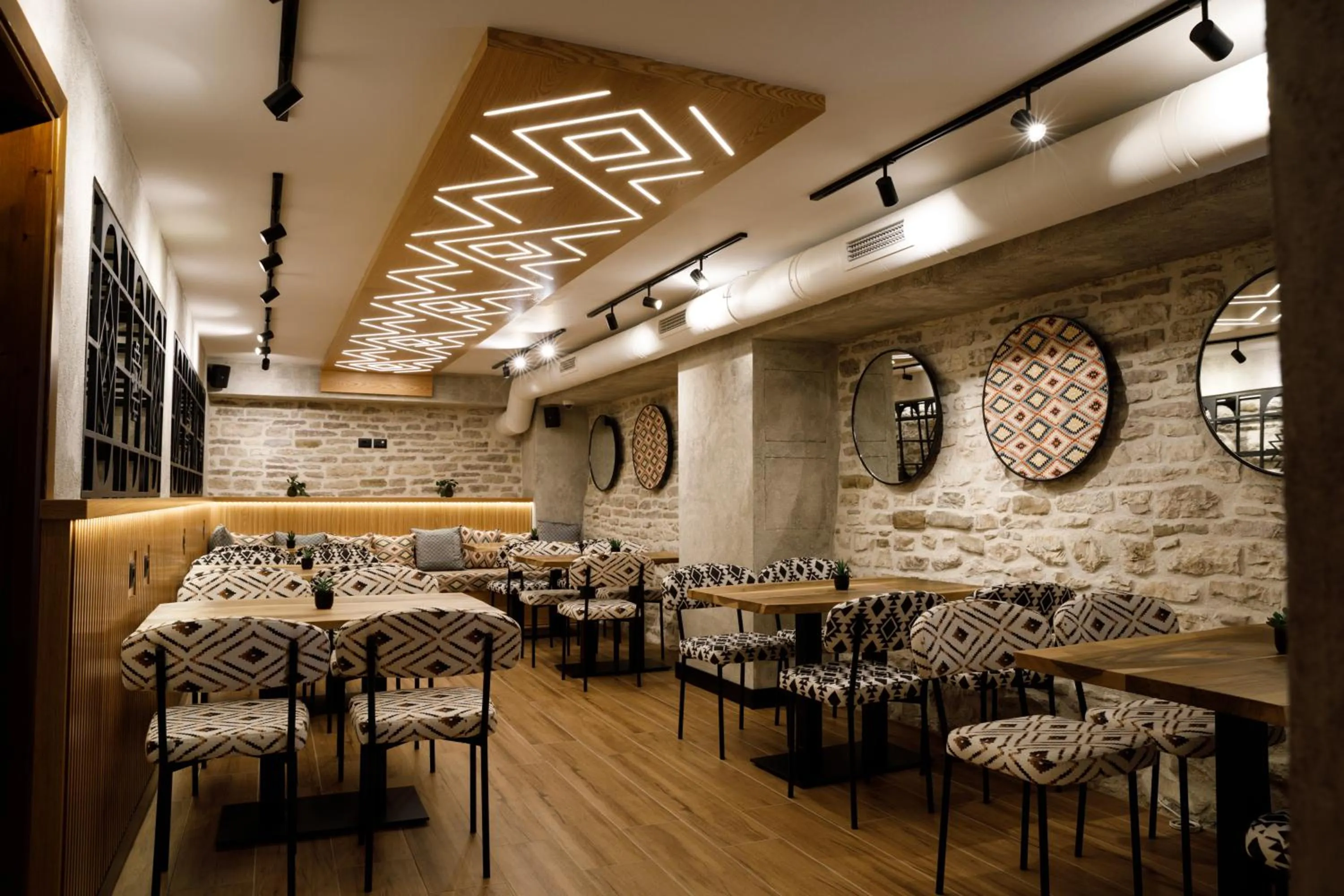 Restaurant/places to eat in Hotel Kalemi 2