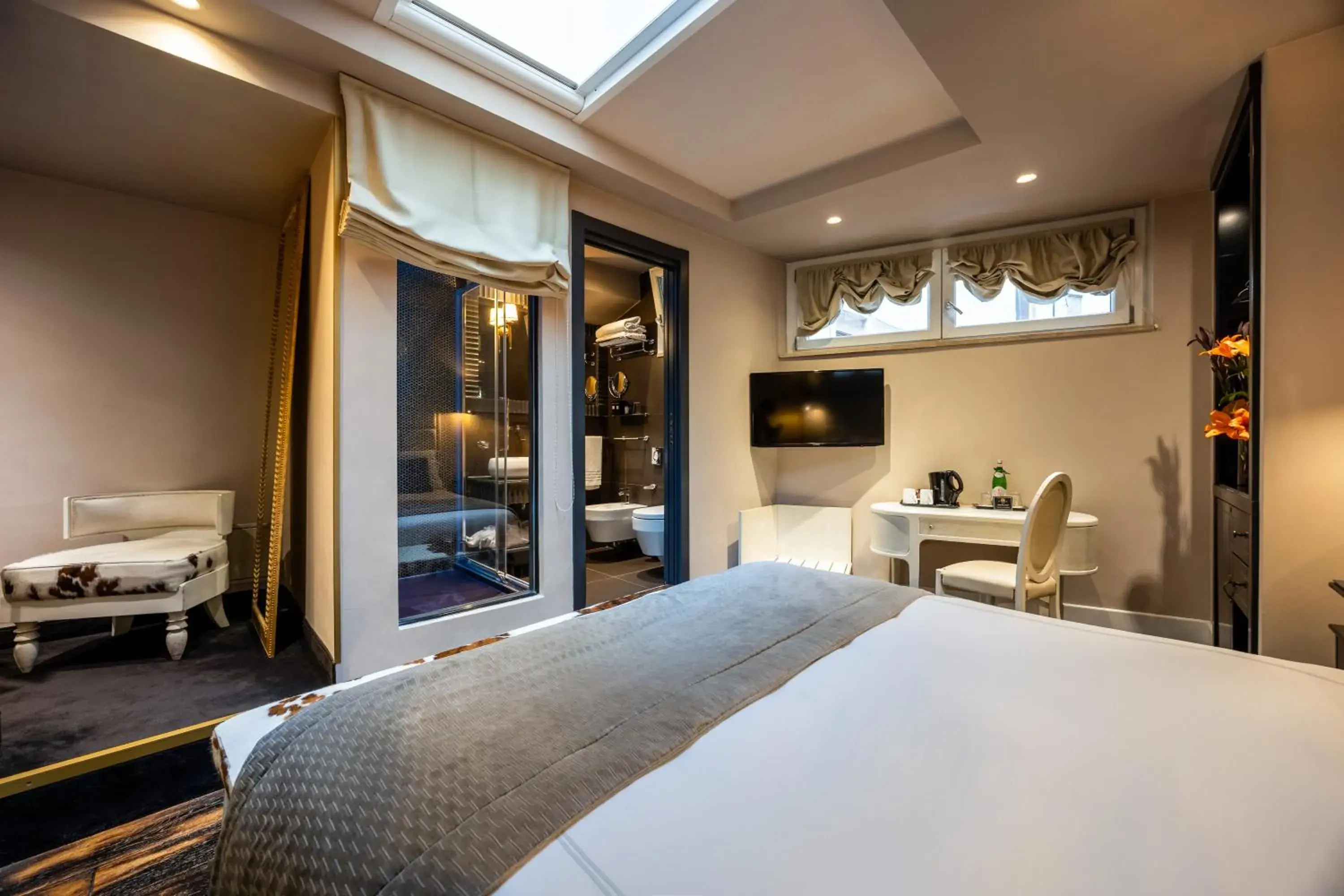 Bed in HT6 Hotel Roma Bed in HT6 Hotel Roma