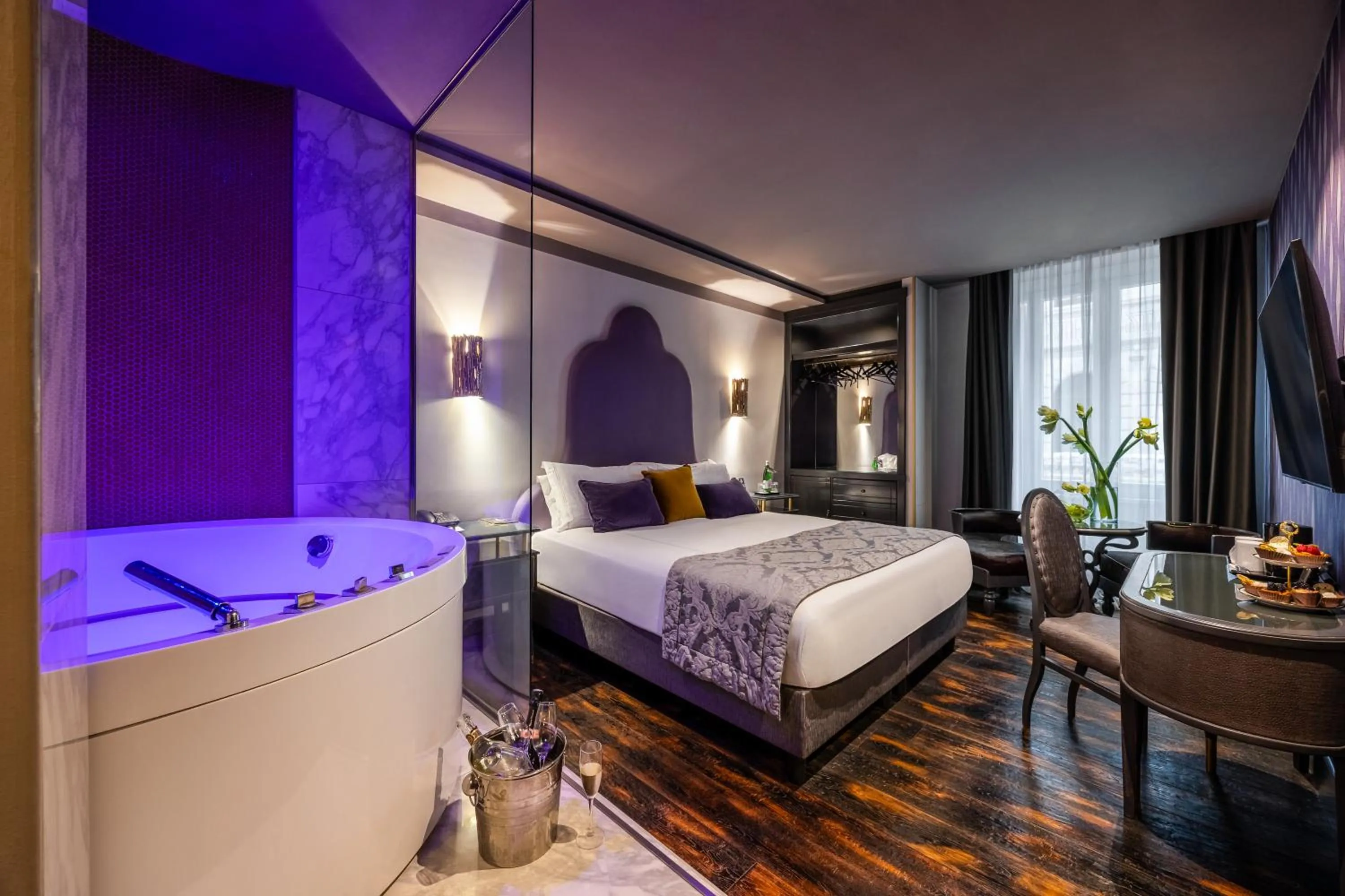 Bed in HT6 Hotel Roma