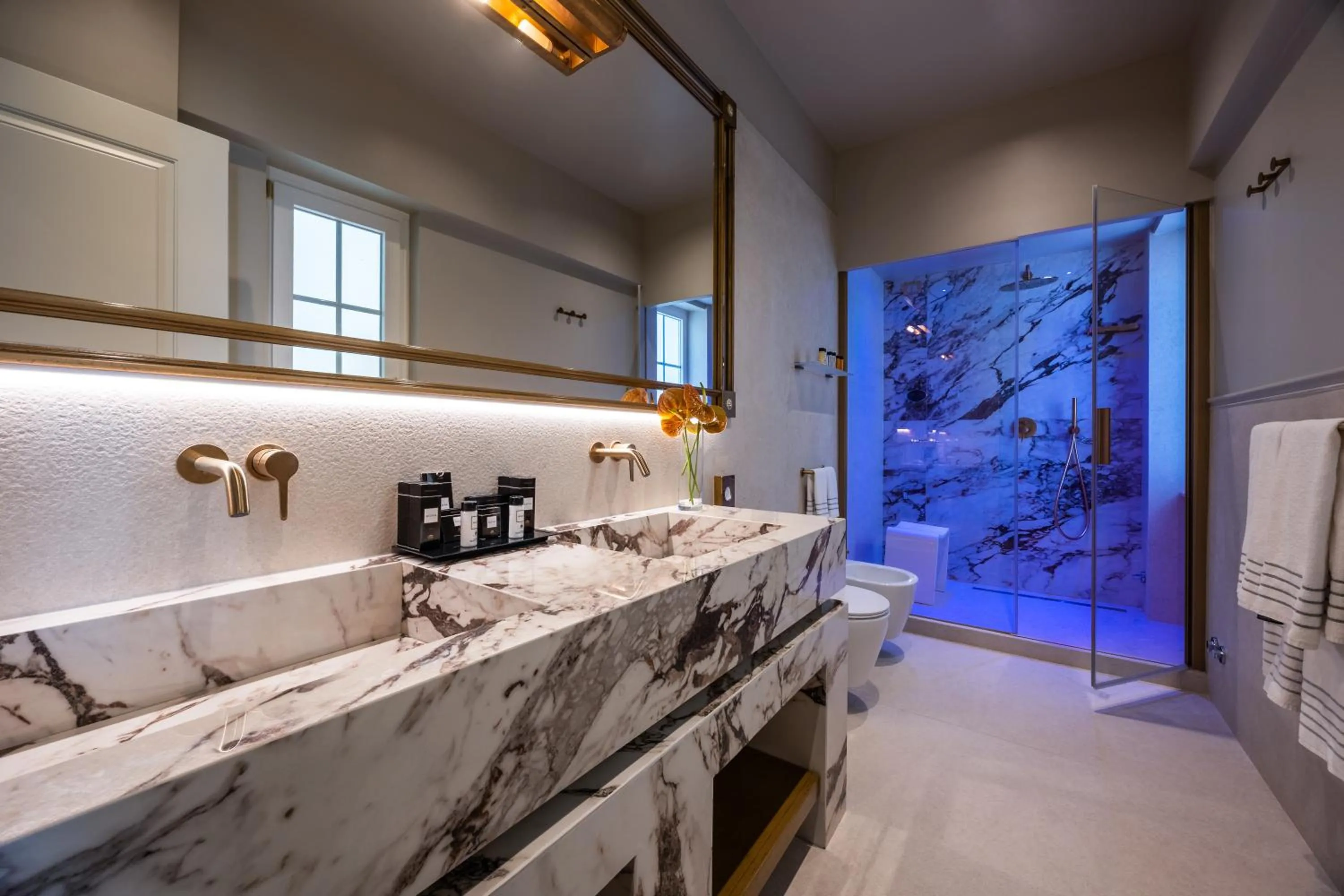 Bathroom in HT6 Hotel Roma