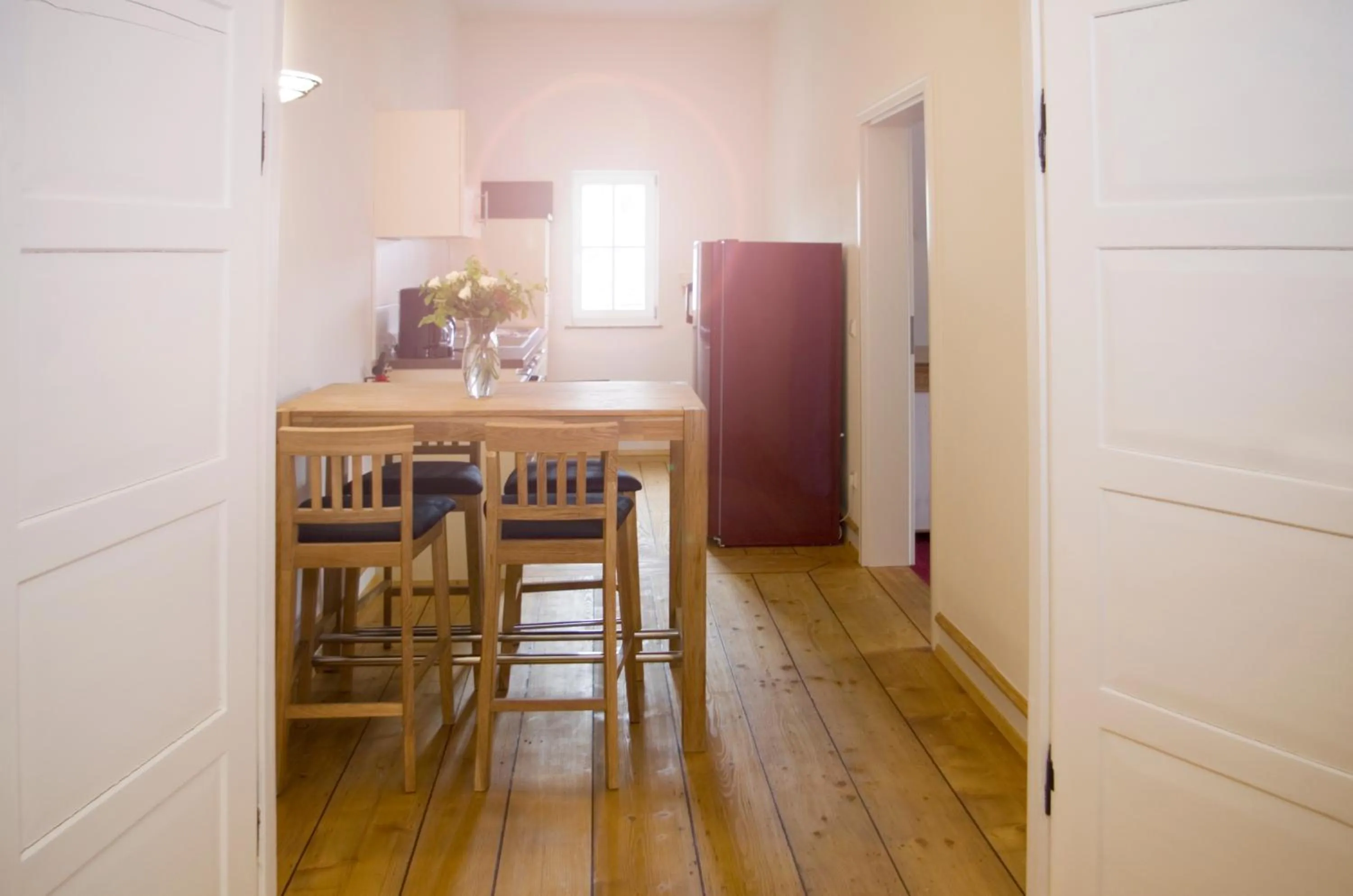 Kitchen or kitchenette in Gästehaus "Unsere Stadtvilla" Hechingen