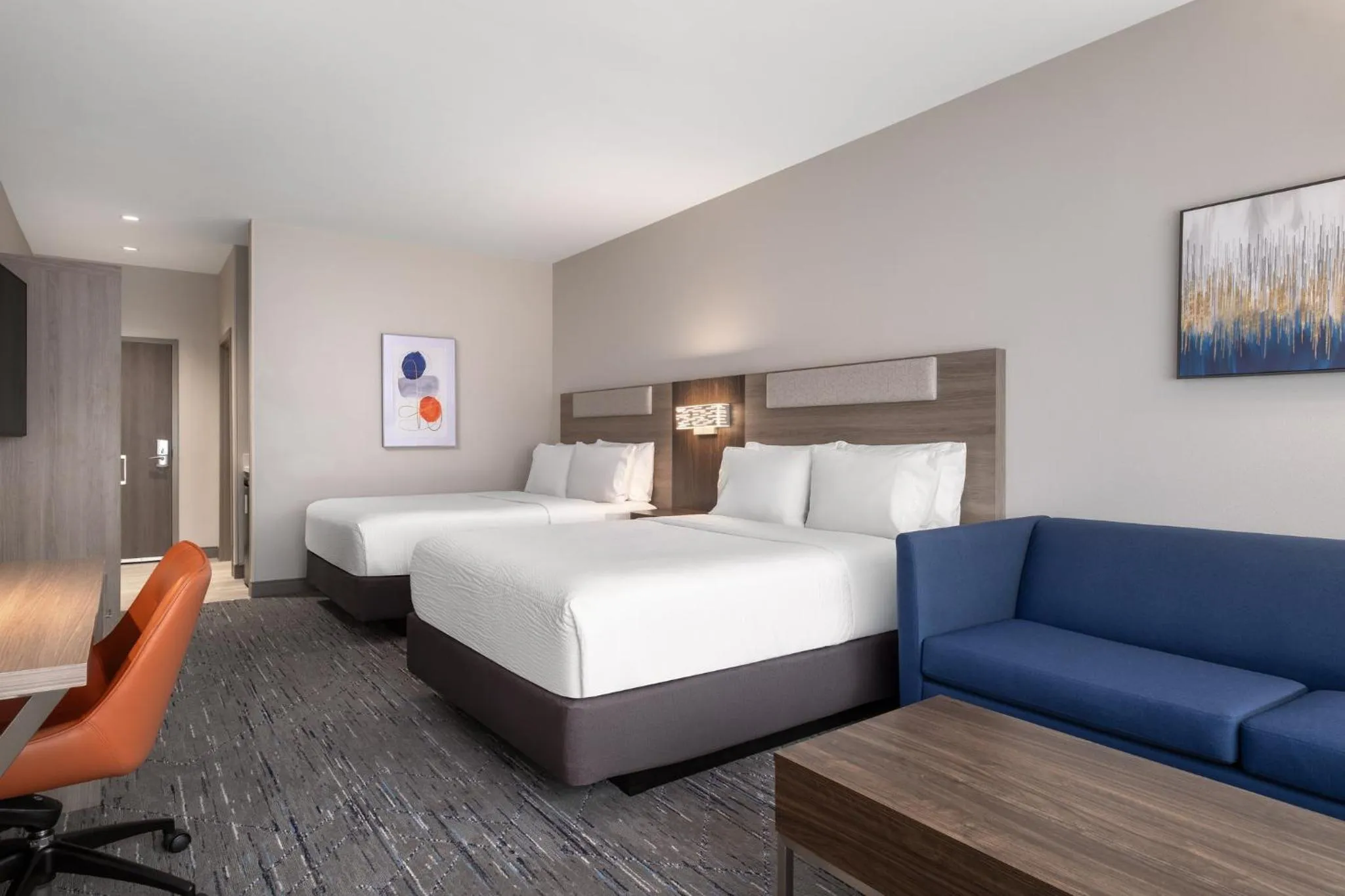 Photo of the whole room, Bed in Holiday Inn Express & Suites Buford - Mall of Georgia by IHG