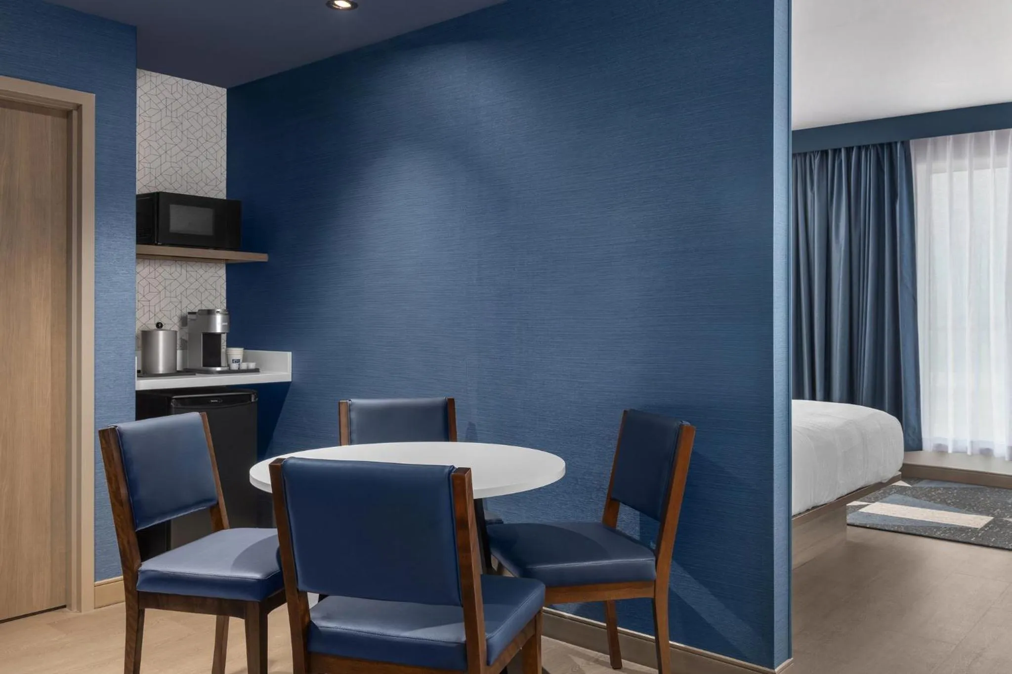 Photo of the whole room in Holiday Inn Express Montreal Airport - St-Laurent by IHG