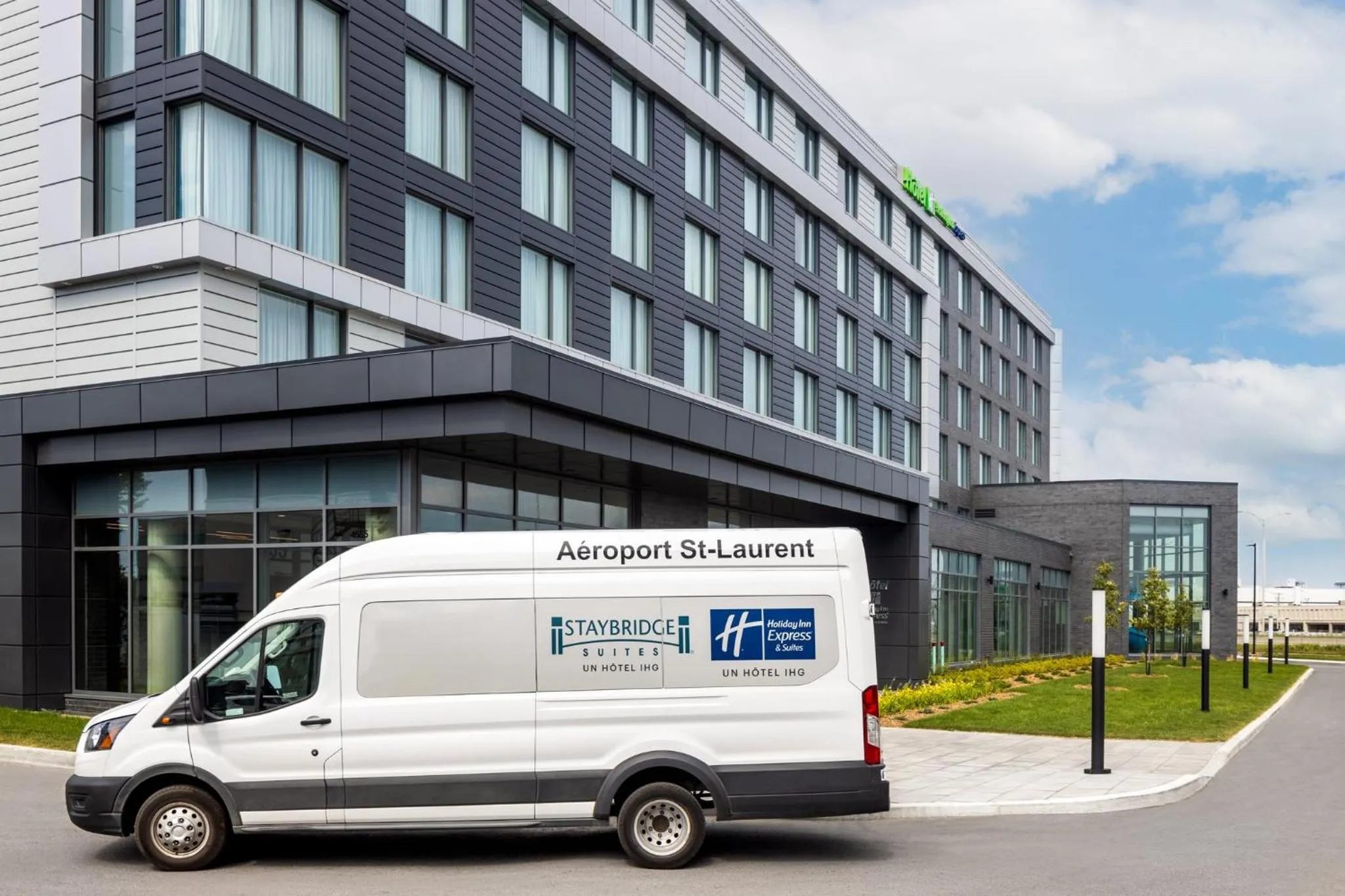 Decorative detail in Holiday Inn Express Montreal Airport - St-Laurent by IHG