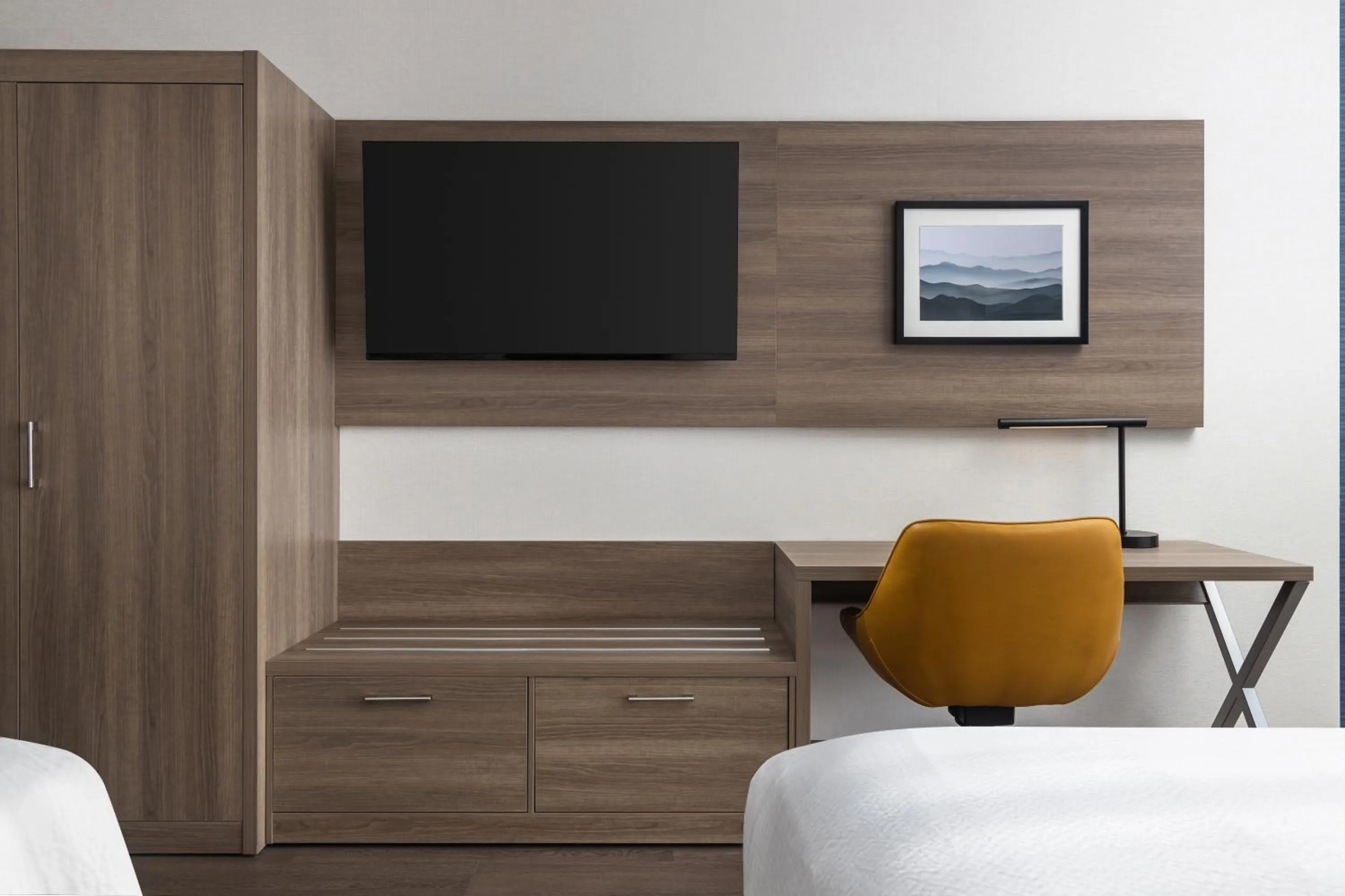 Bedroom in Holiday Inn Express Montreal Airport - St-Laurent by IHG