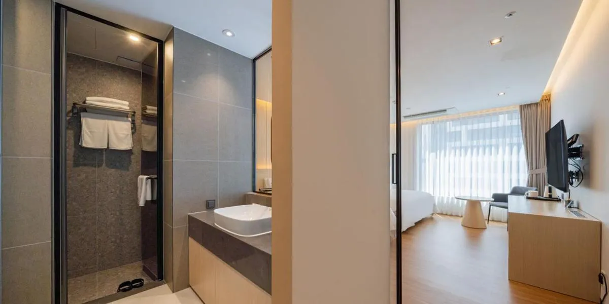 Shower in The hound hotel bandalseom2