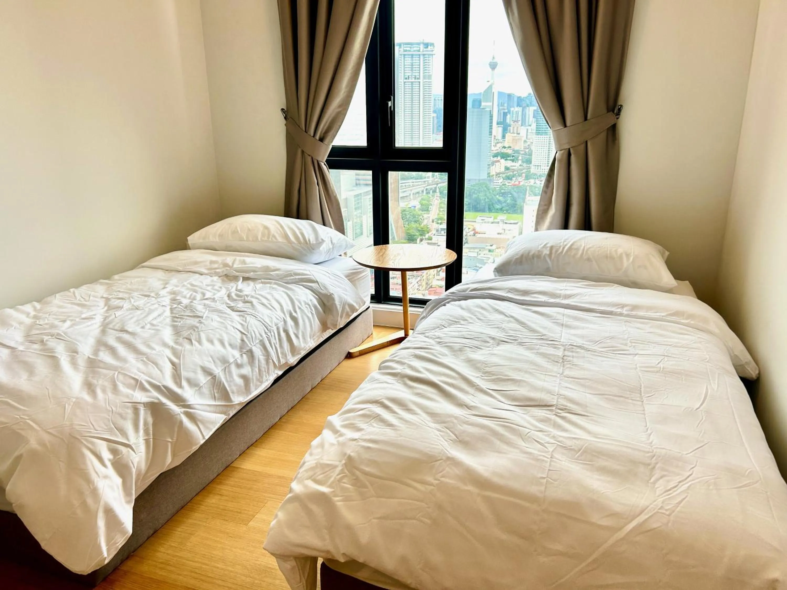 Bed in KL Central 33rd Floor KLCC view