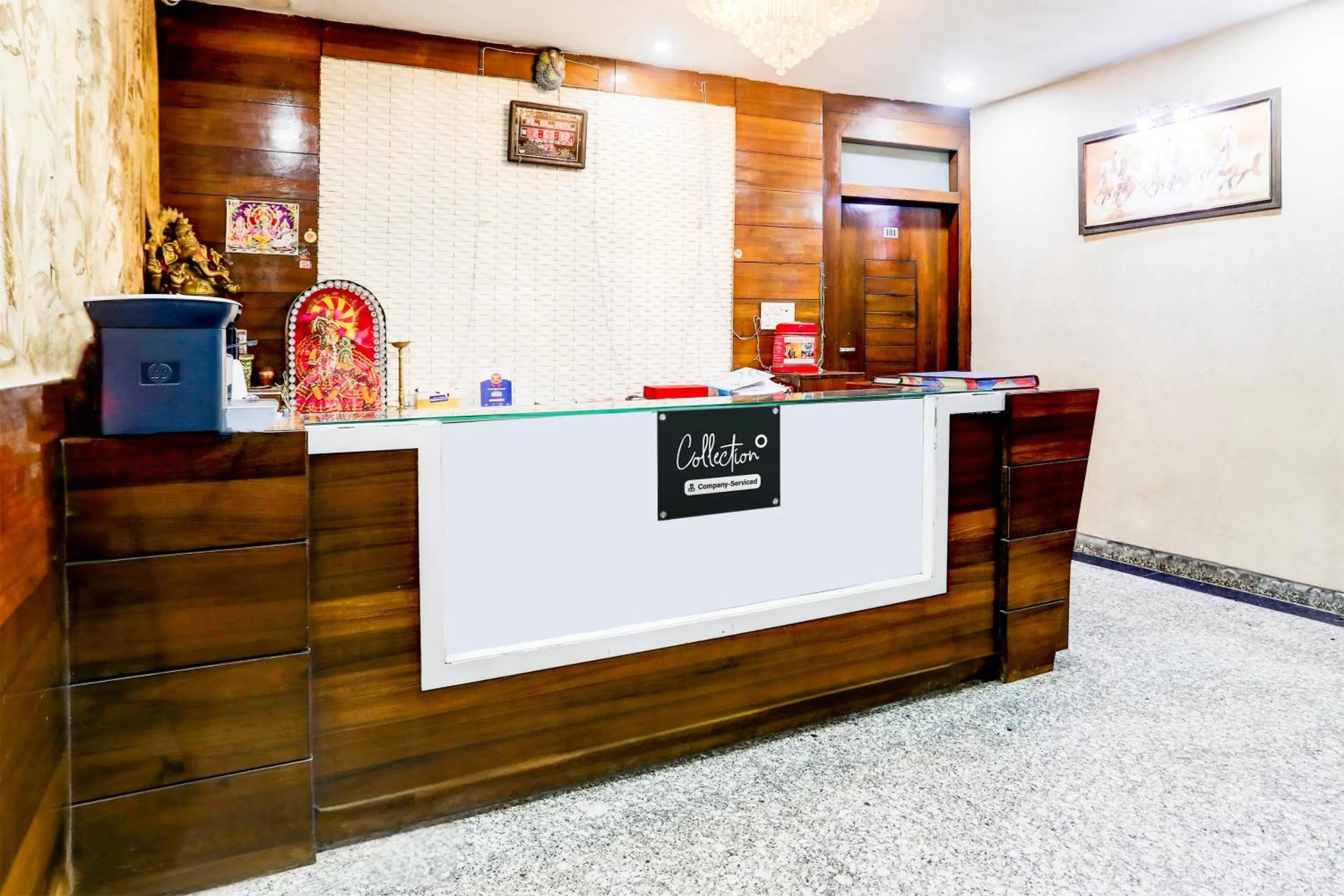 Lobby or reception in Super Collection O Kampoo Tiraha Road Formerly Siddhi Vinayak