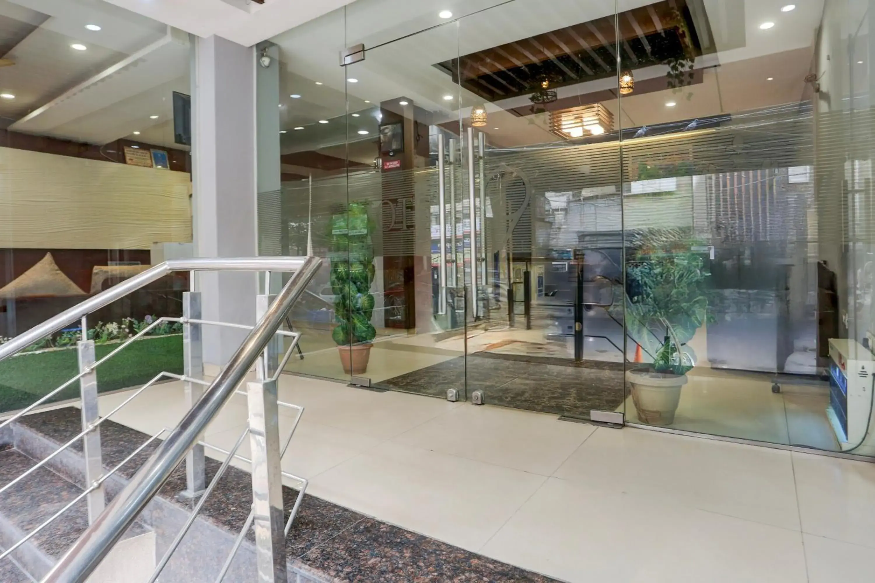 Facade/entrance in Super Collection O Railway Station Road Near Clock Tower Facade/entrance in Super Collection O Railway Station Road Near Clock Tower