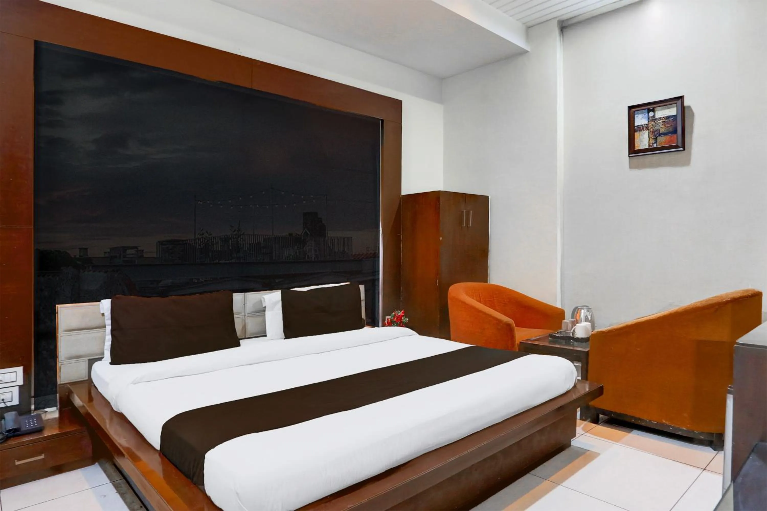 Bedroom, Bed in Super Collection O Railway Station Road Near Clock Tower