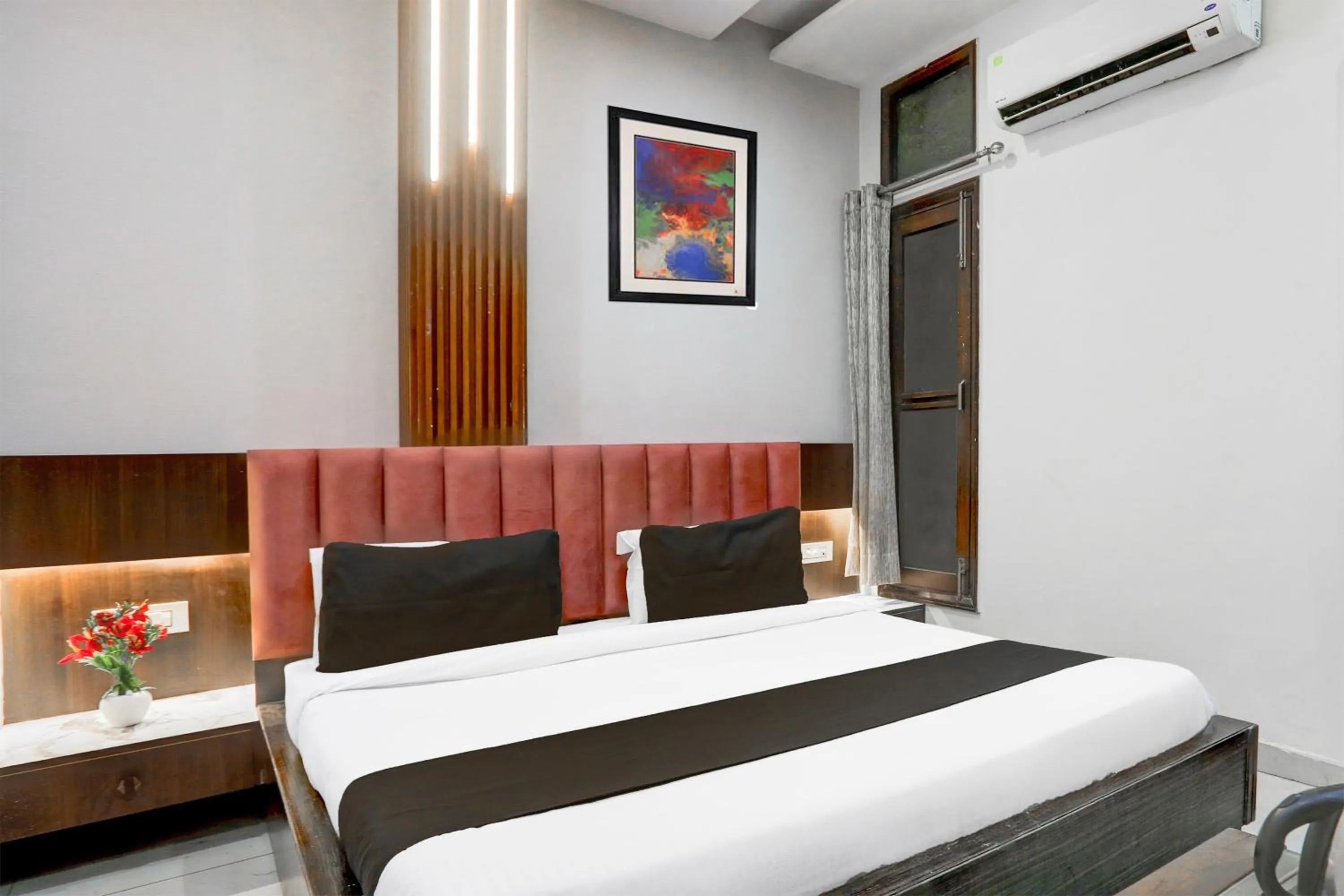 Bedroom, Bed in Super Collection O Railway Station Road Near Clock Tower