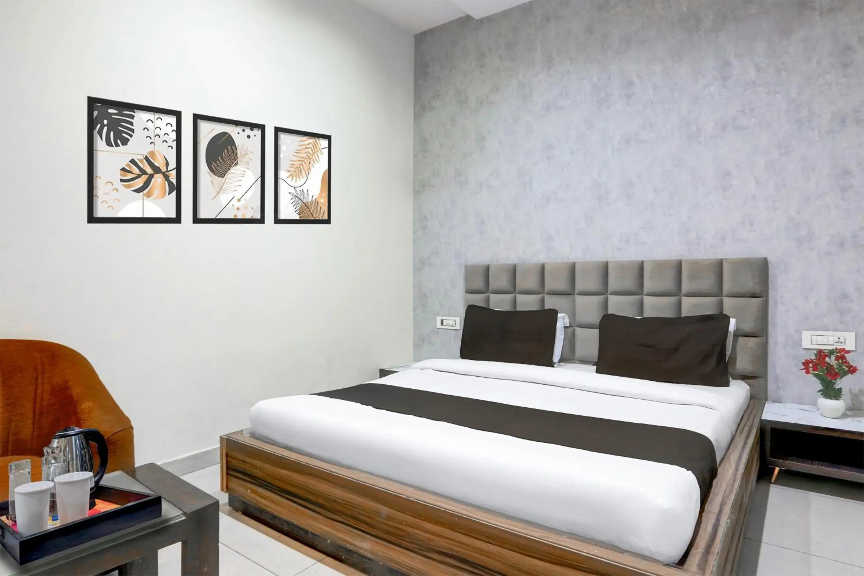 Bedroom, Bed in Super Collection O Railway Station Road Near Clock Tower Bedroom, Bed in Super Collection O Railway Station Road Near Clock Tower