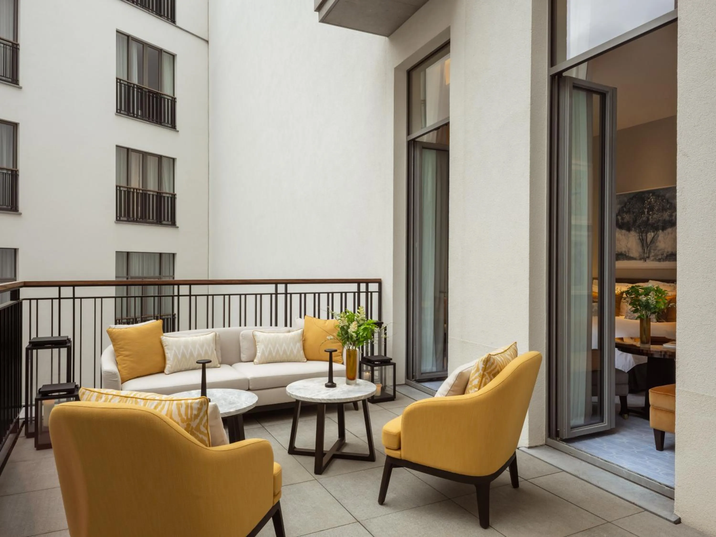 Deluxe Junior Suite in Corinthia Grand Hotel Astoria Brussels