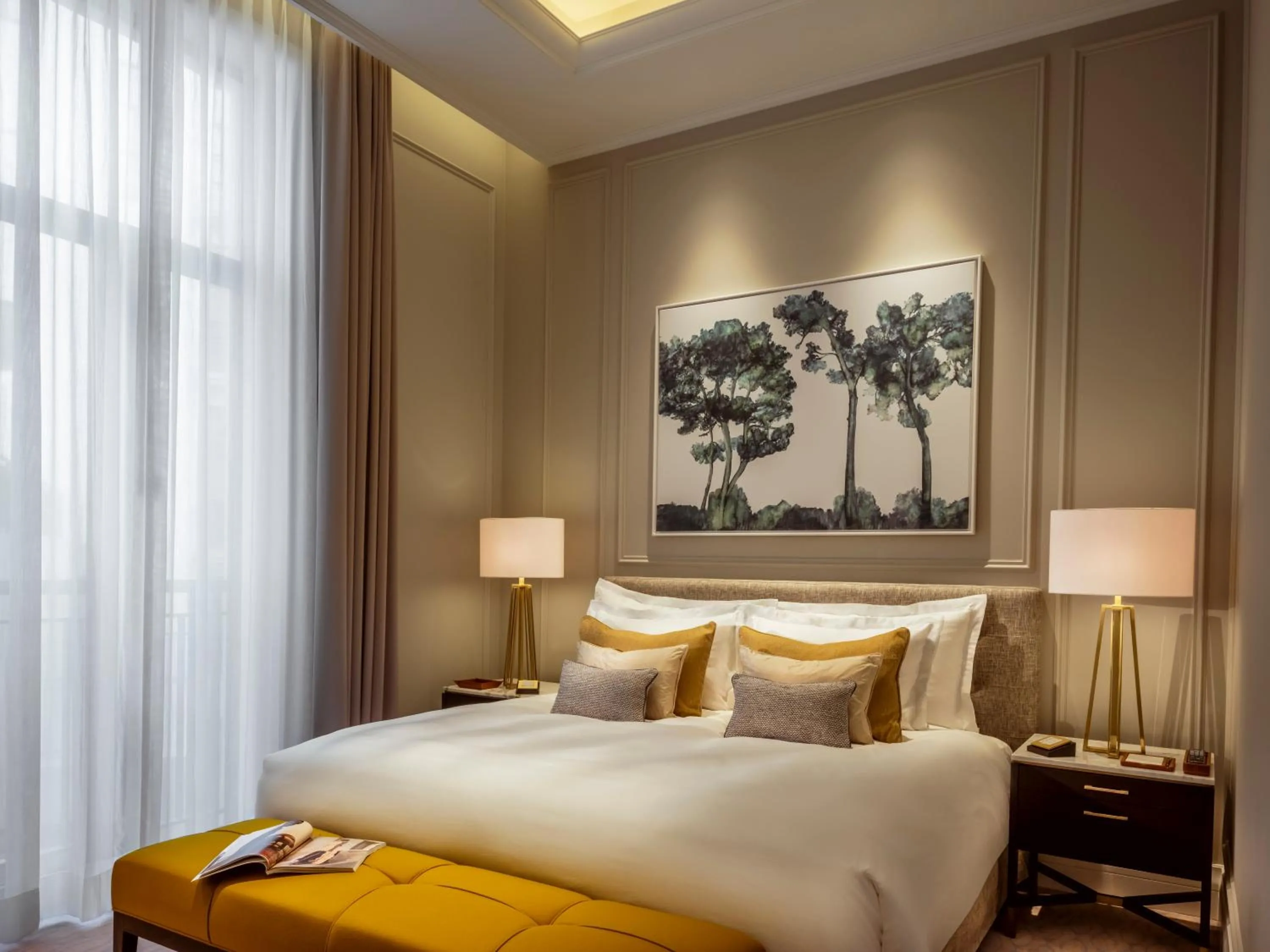 Deluxe Suite in Corinthia Grand Hotel Astoria Brussels