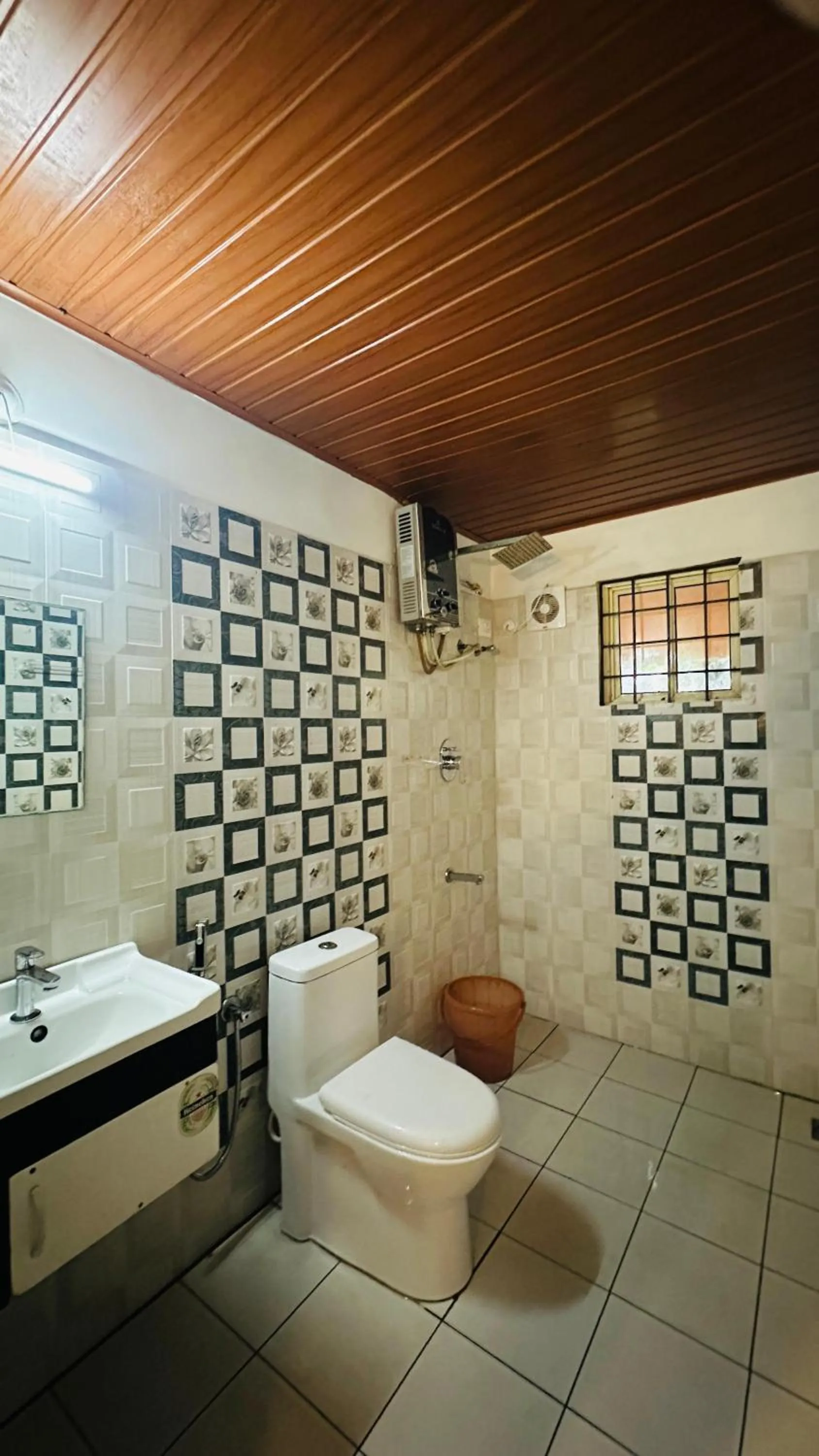 Shower in Jmount Vagamon Resort
