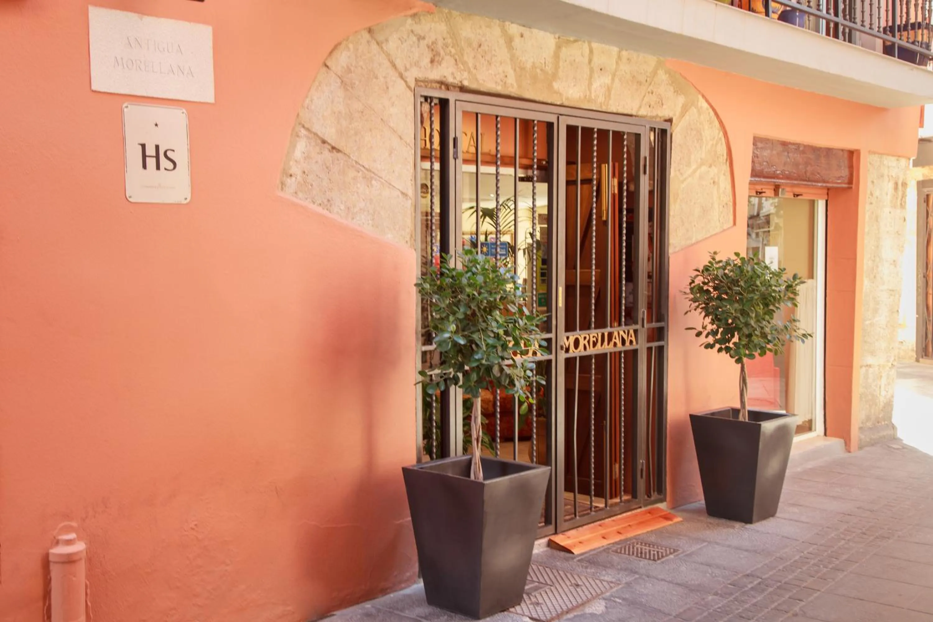 Facade/entrance in Hostal Antigua Morellana