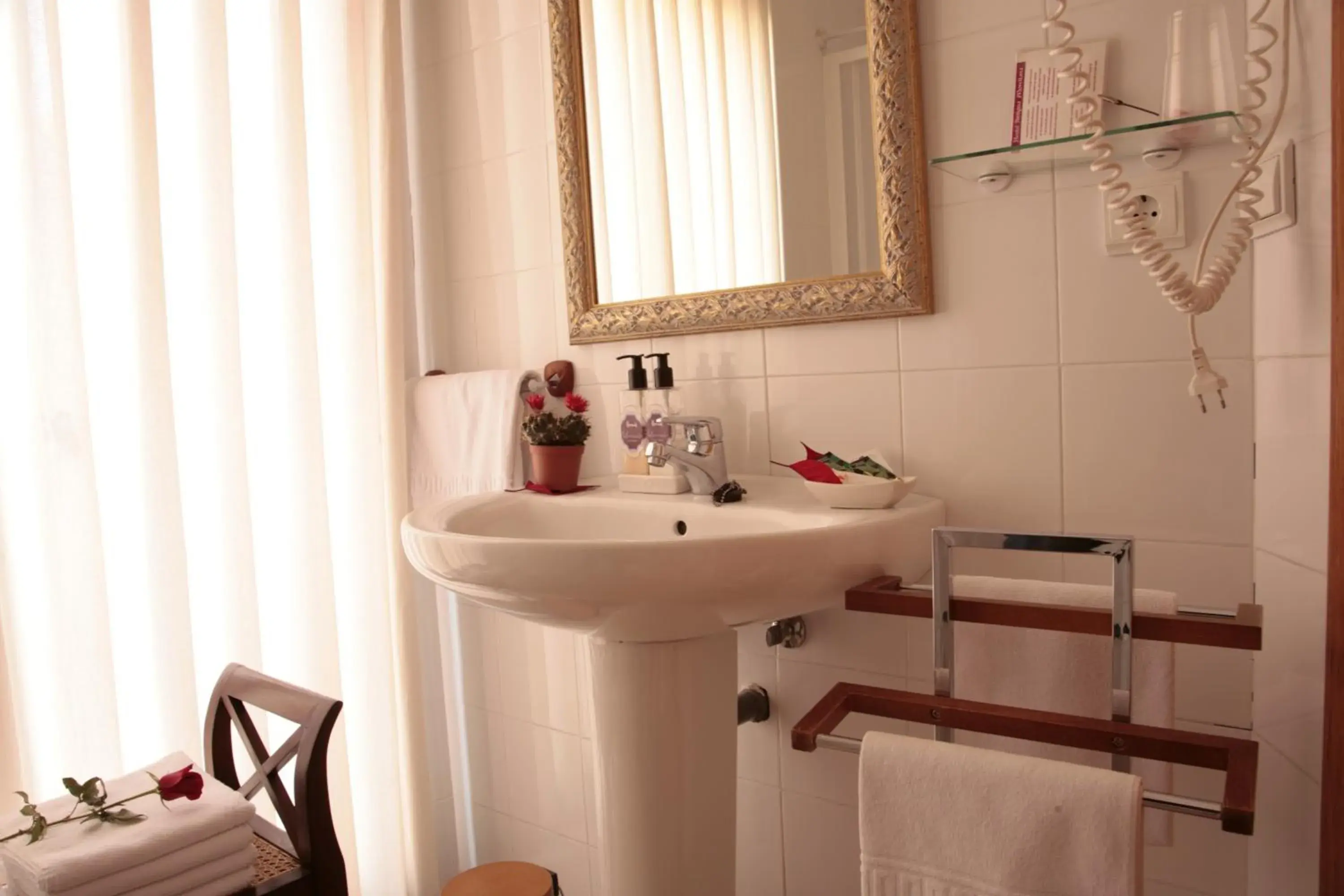 Twin Room in Hostal Antigua Morellana Twin Room in Hostal Antigua Morellana