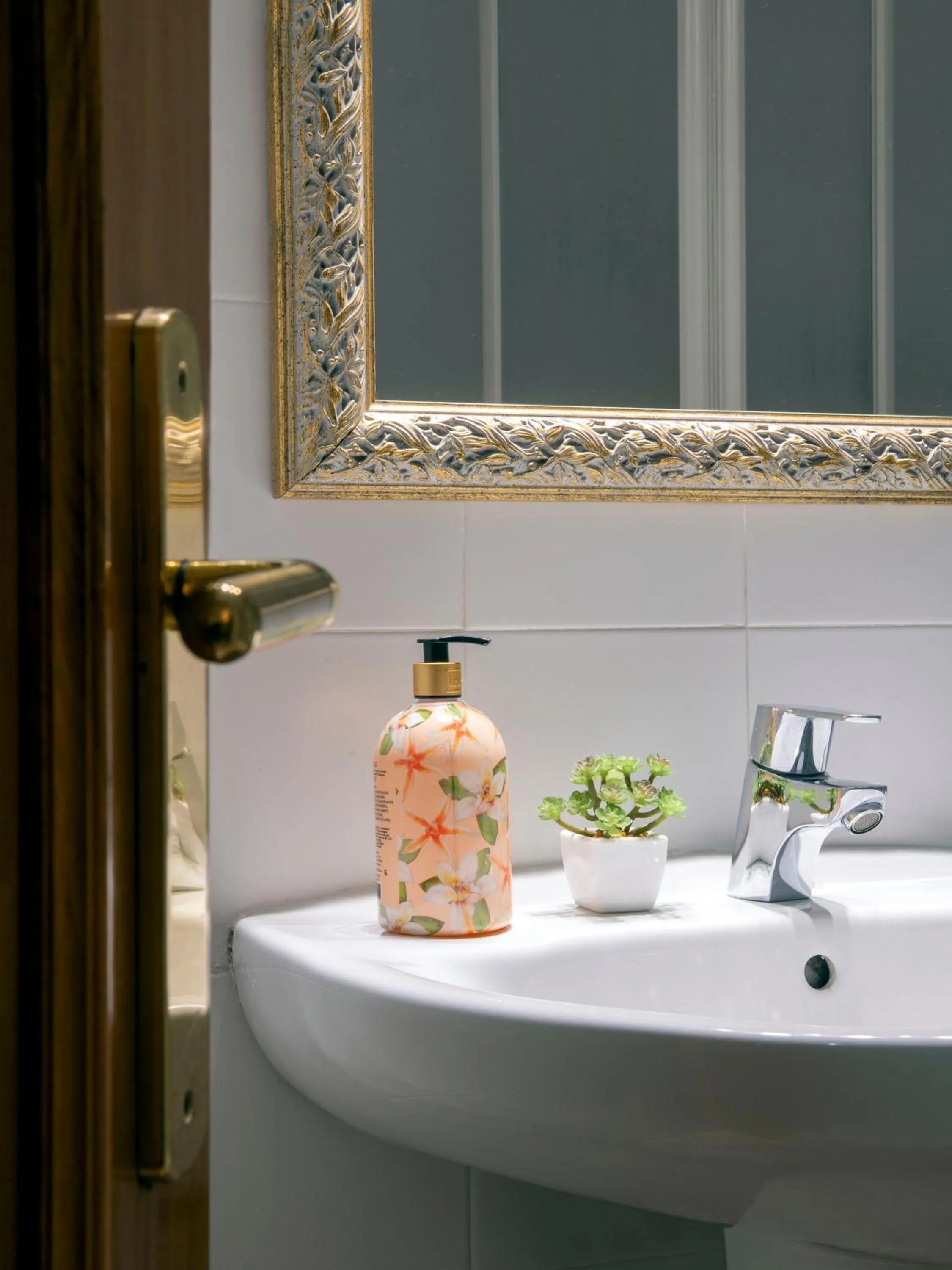 Bathroom in Hostal Antigua Morellana